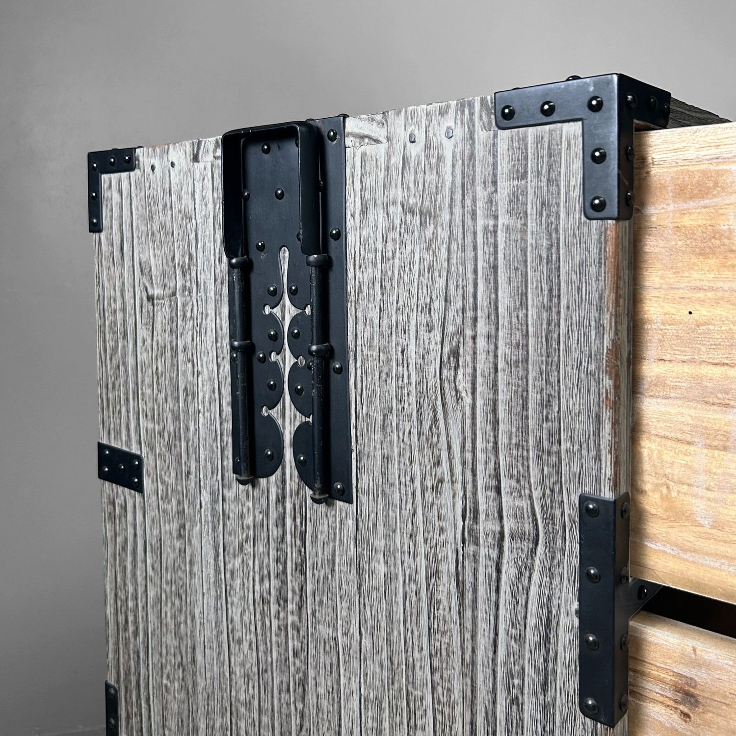 Tweedelige Japanse Kimono-kast (Ishō-dansu), jaren 90 Tweedelige Japanse Kimono-kast (Ishō-dansu), jaren 90