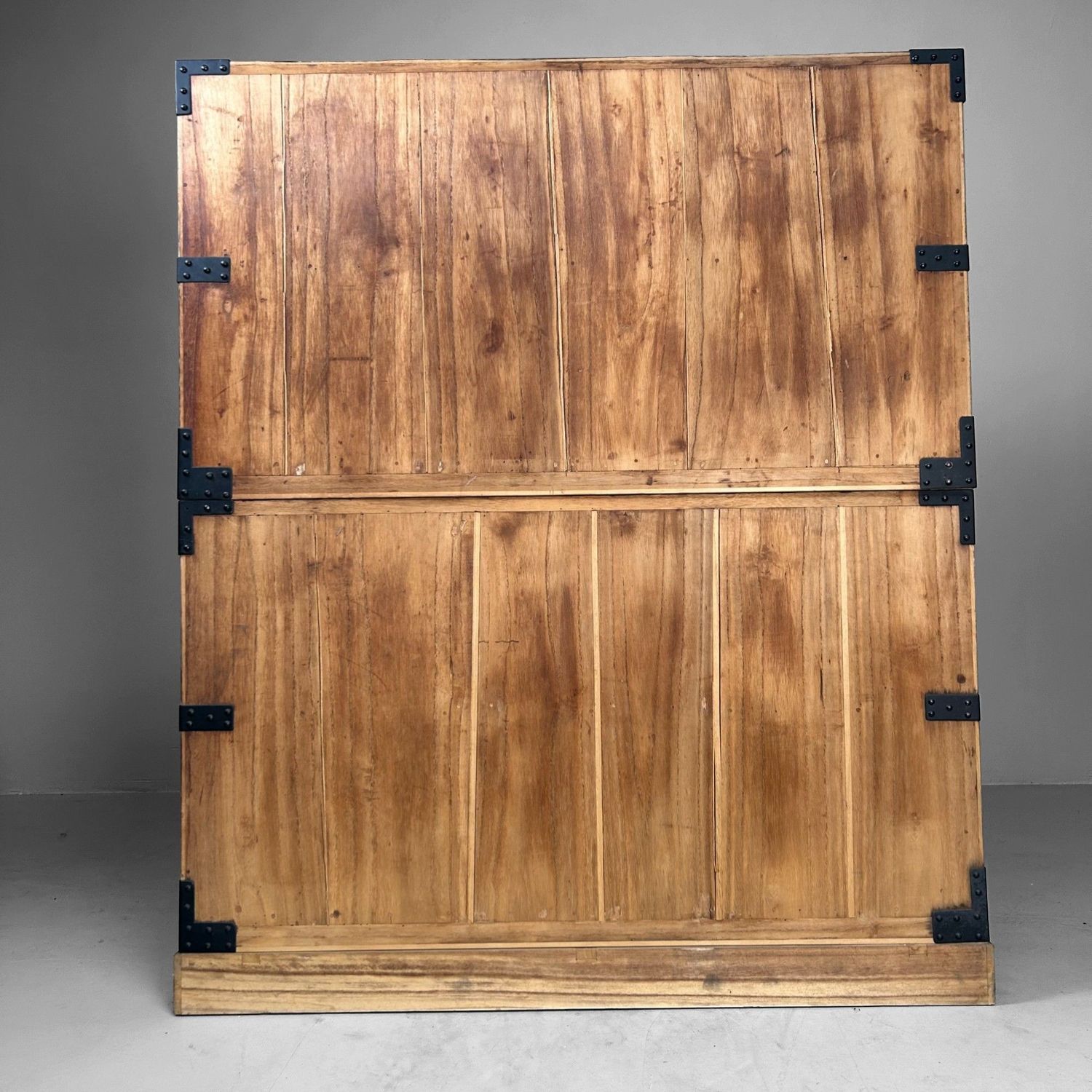 Tweedelige Japanse Kimono-kast (Ishō-dansu), jaren 90 Tweedelige Japanse Kimono-kast (Ishō-dansu), jaren 90