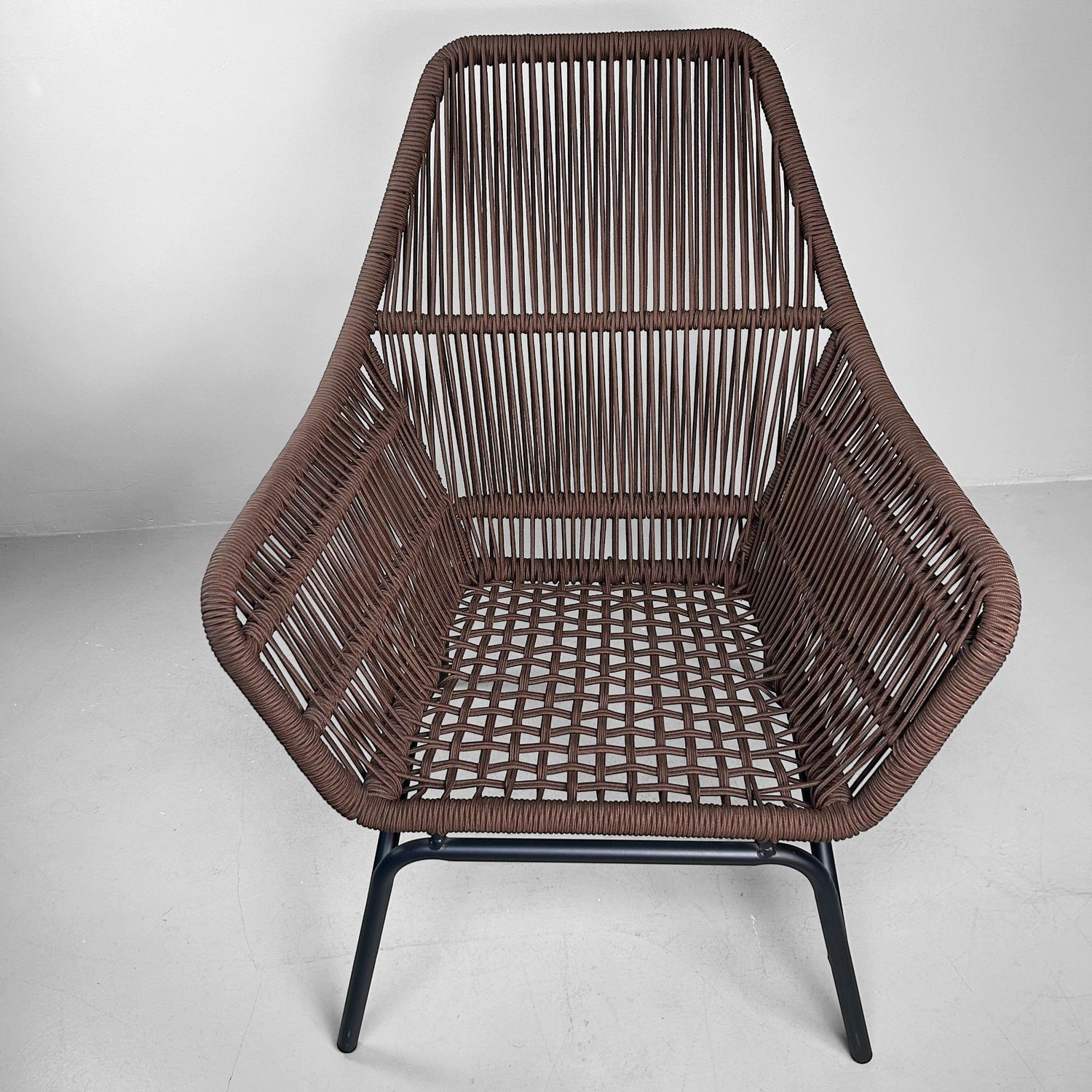 Comfortabele Retro Lounge Chair – Voor Binnen & Buiten Comfortabele Retro Lounge Chair – Voor Binnen & Buiten