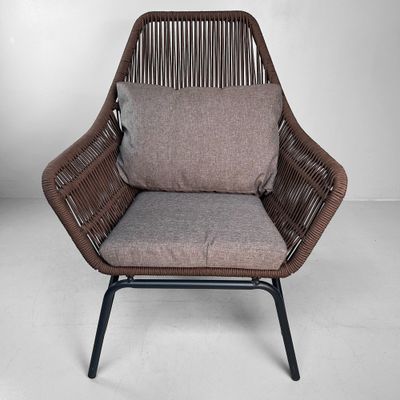 Comfortable Retro Lounge Chair – For Indoor & Outdoor Use
