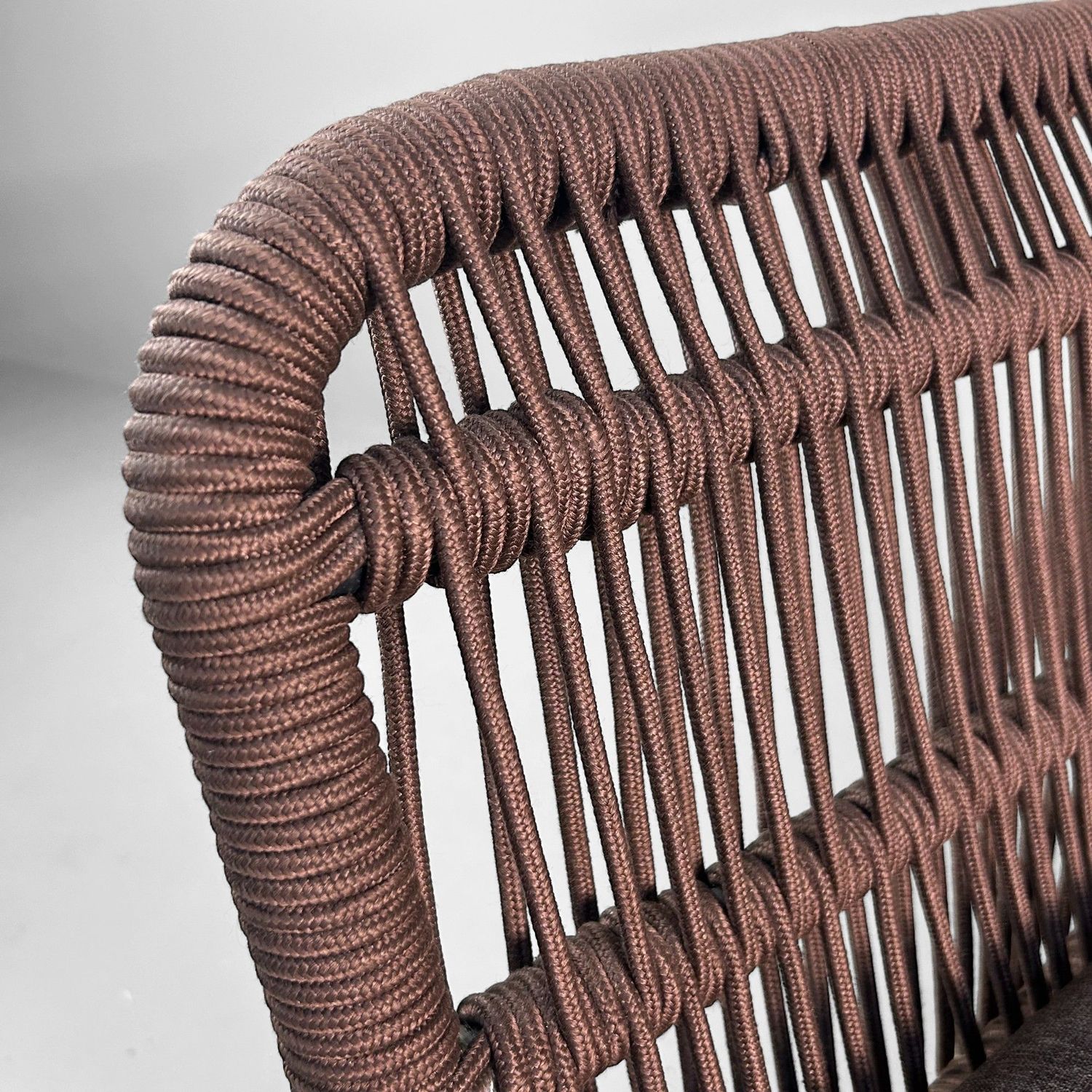 Comfortabele Retro Lounge Chair – Voor Binnen & Buiten Comfortabele Retro Lounge Chair – Voor Binnen & Buiten