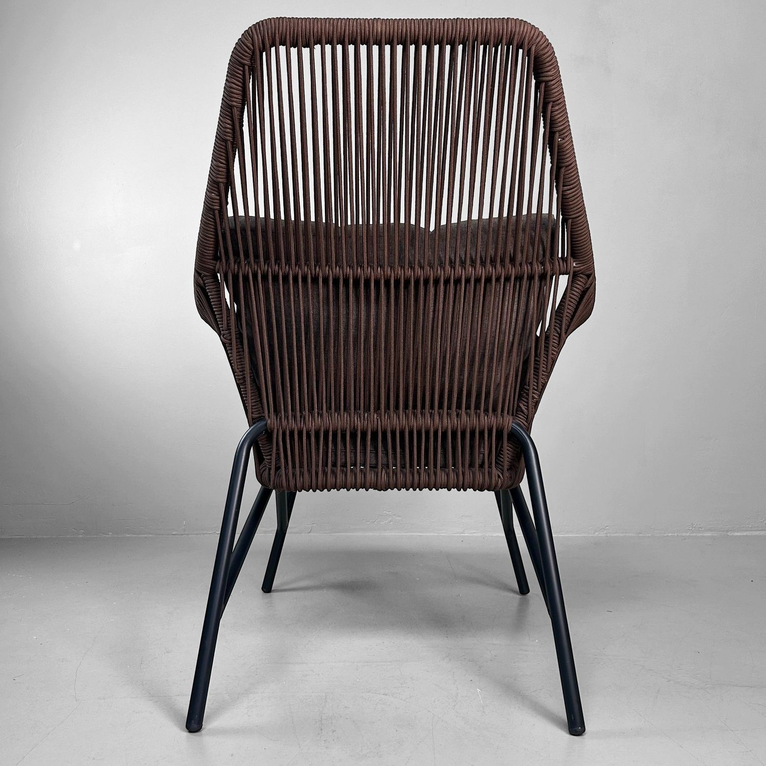 Comfortabele Retro Lounge Chair – Voor Binnen & Buiten Comfortabele Retro Lounge Chair – Voor Binnen & Buiten