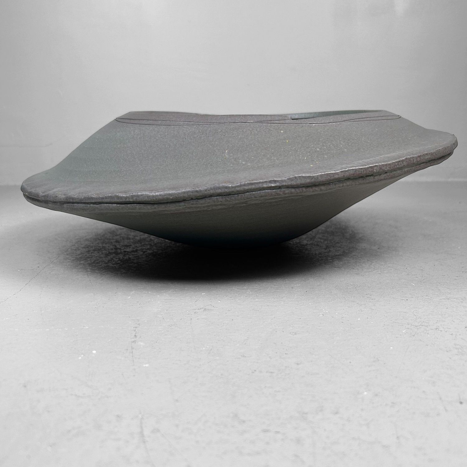 Grote Keramieken Ikebana Schaal – Japanse Studio Pottery, jaren 70. Grote Keramieken Ikebana Schaal – Japanse Studio Pottery, jaren 70.