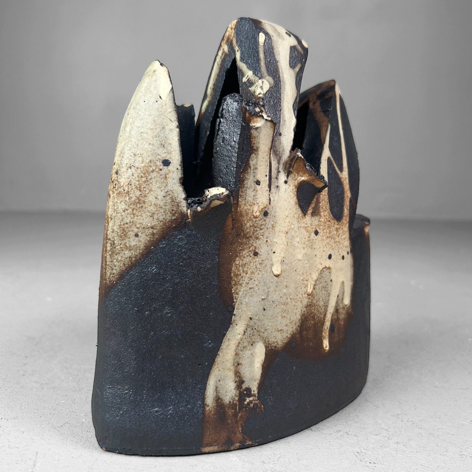 Japanse Brutalistische Ikebana Vaas, Handgemaakt Aardewerk, Jaren ’80