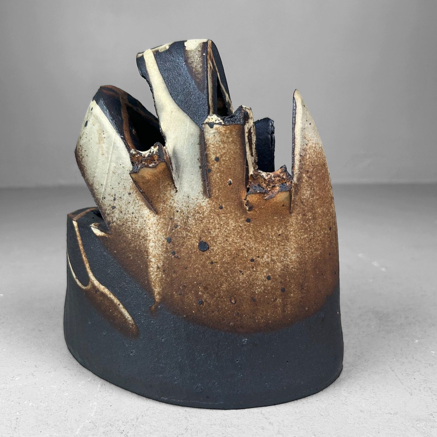 Japanse Brutalistische Ikebana Vaas, Handgemaakt Aardewerk, Jaren ’80