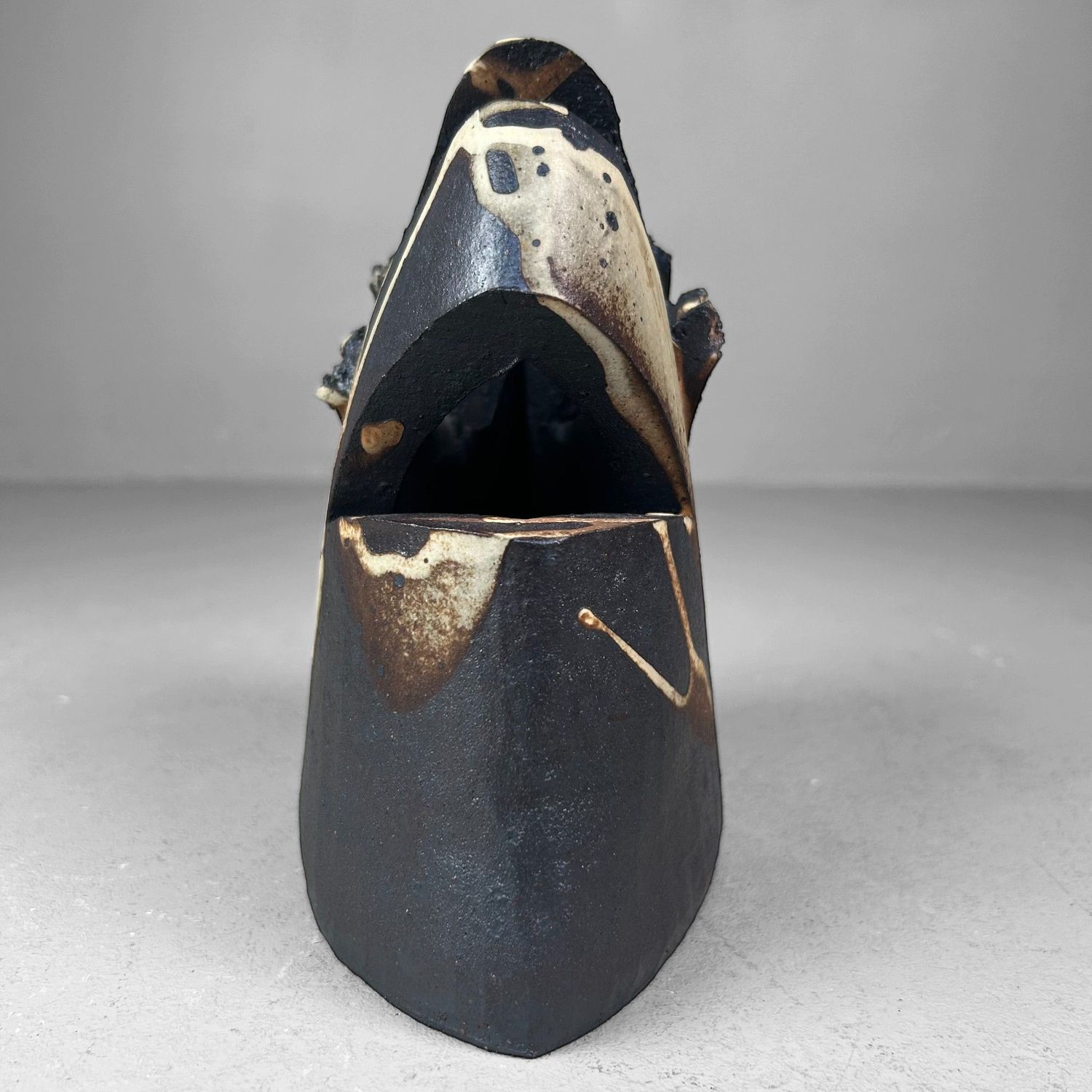 Japanse Brutalistische Ikebana Vaas, Handgemaakt Aardewerk, Jaren ’80