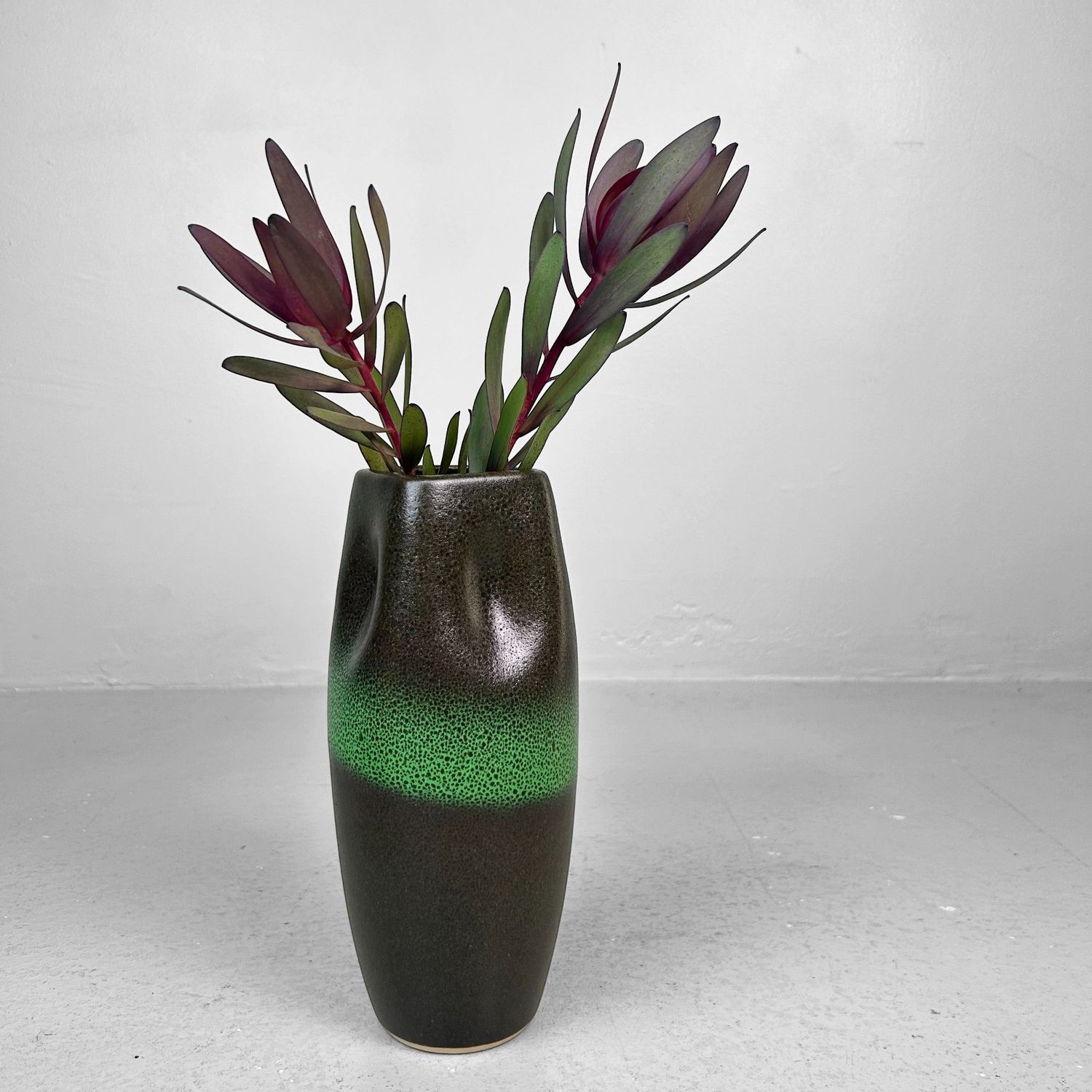 Hisui Kyō-yaki Ikebana Vase – Tachikichi, Kyoto, 1970s