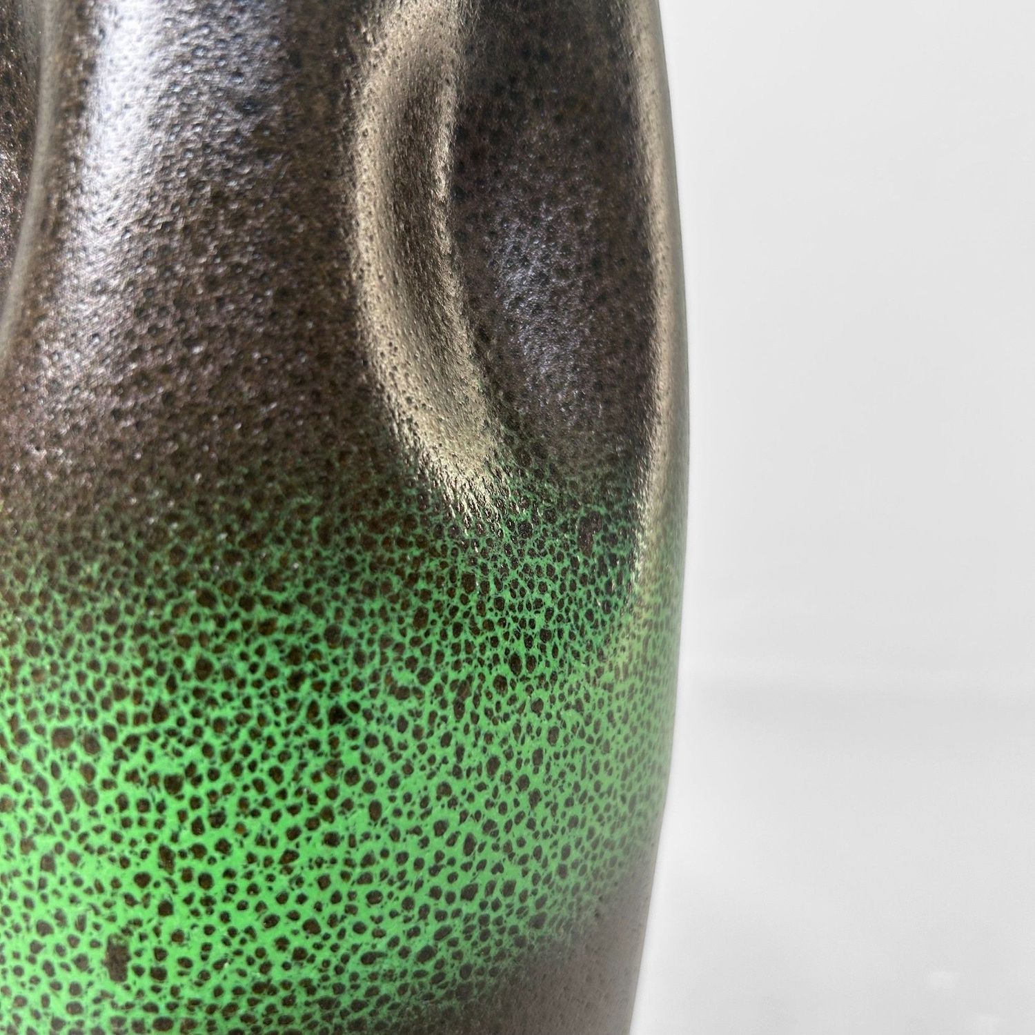 Hisui Kyō-yaki Ikebana Vase – Tachikichi, Kyoto, 1970s
