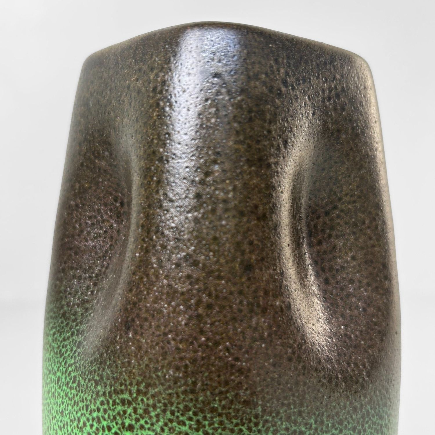 Hisui Kyō-yaki Ikebana Vase – Tachikichi, Kyoto, 1970s