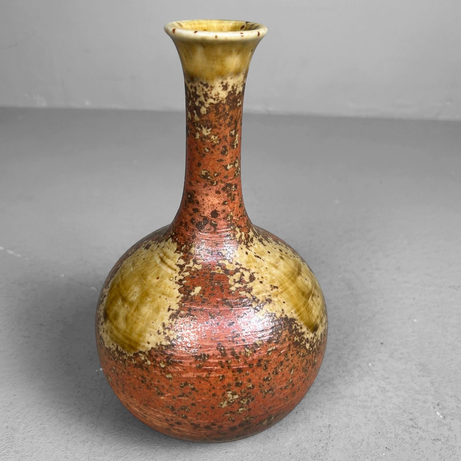 Elegante Shigaraki Ikebana Bloemenvaas – Japan, jaren 80