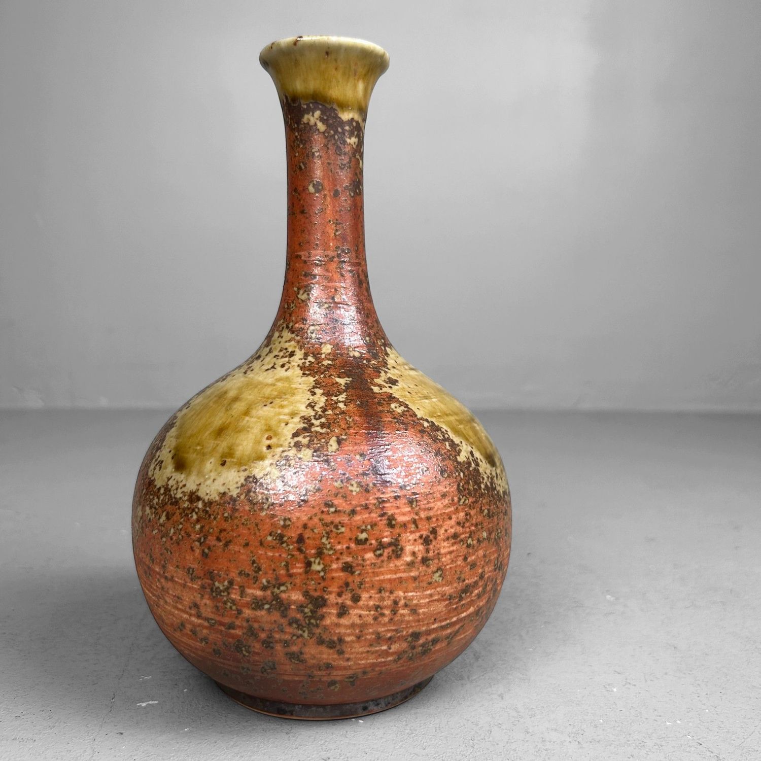 Elegante Shigaraki Ikebana Bloemenvaas – Japan, jaren 80