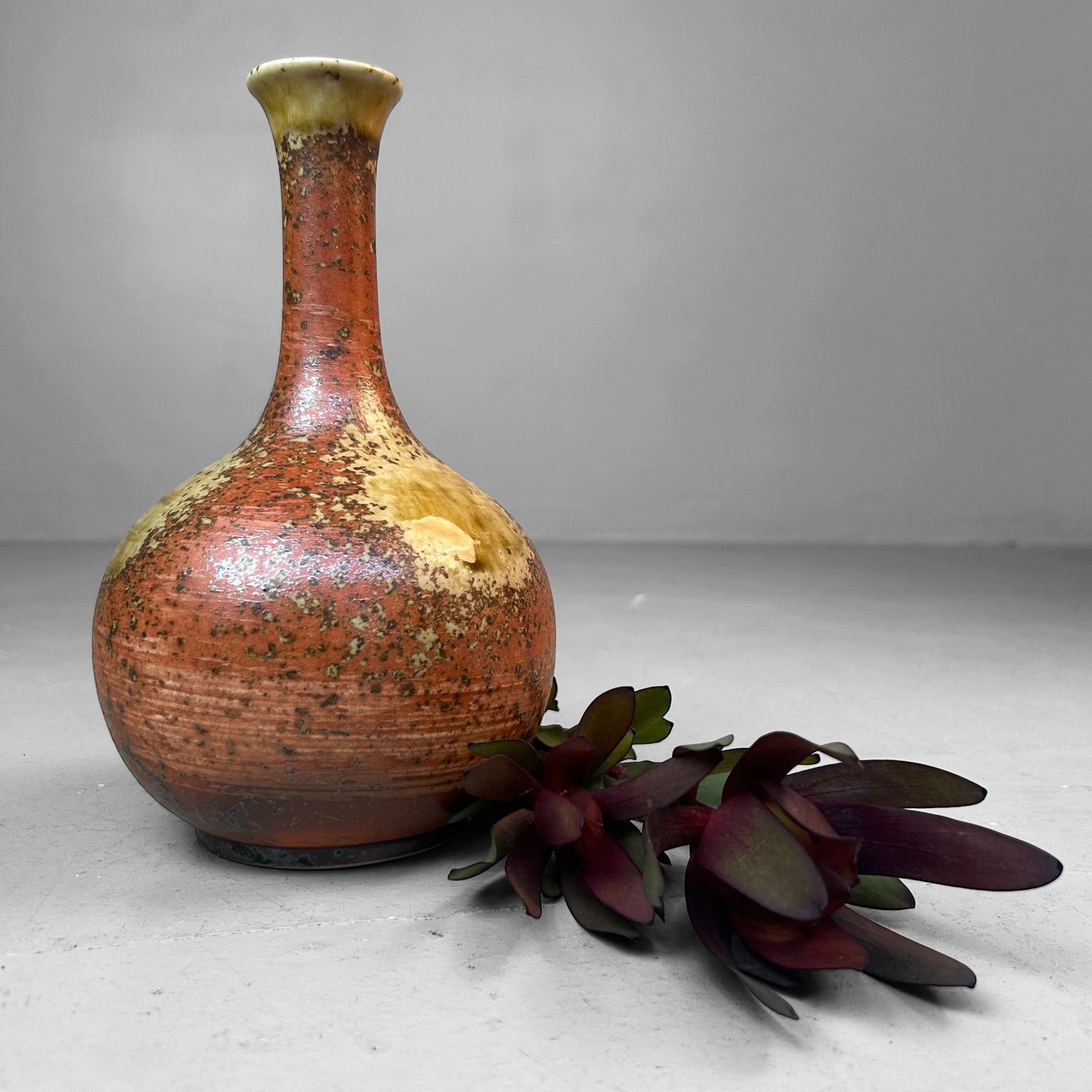 Elegante Shigaraki Ikebana Bloemenvaas – Japan, jaren 80