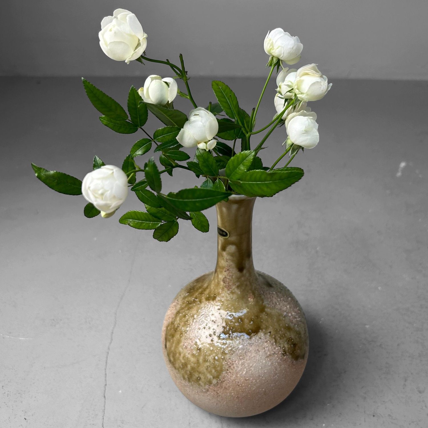 ​Elegante Shigaraki Ikebana Kyūyō Bloemenvaas – Japan, jaren ’80
