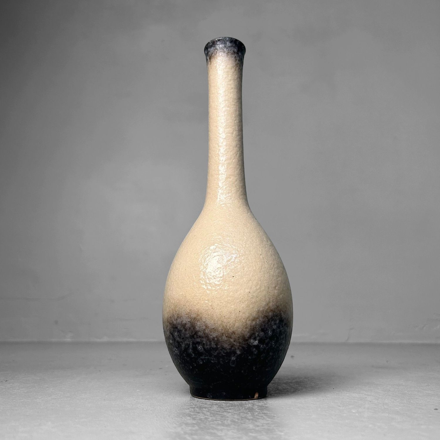 Japanese Ceramic Vase by Shiun, Saji Kiln, 1970s–1980s Japanese Ceramic Vase by Shiun, Saji Kiln, 1970s–1980s