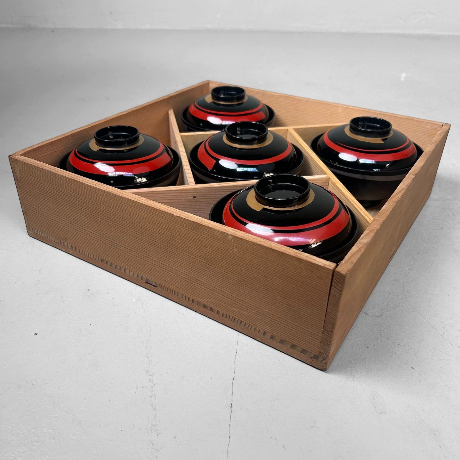 Set of Japanese Lacquerware Bowls – Wajima-nuri, Takasu-dō Ōmukai, 1970s