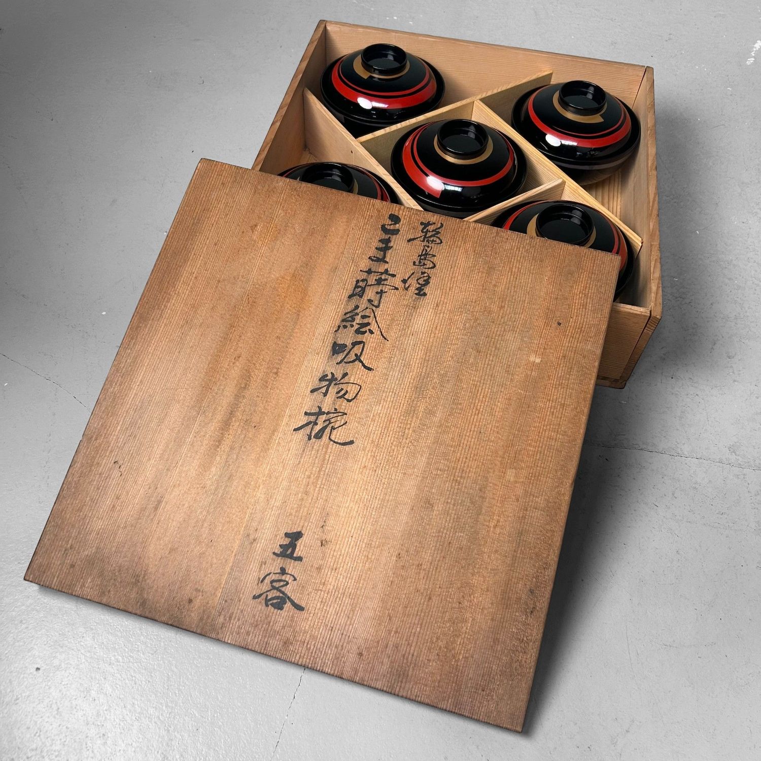 Set of Japanese Lacquerware Bowls – Wajima-nuri, Takasu-dō Ōmukai, 1970s