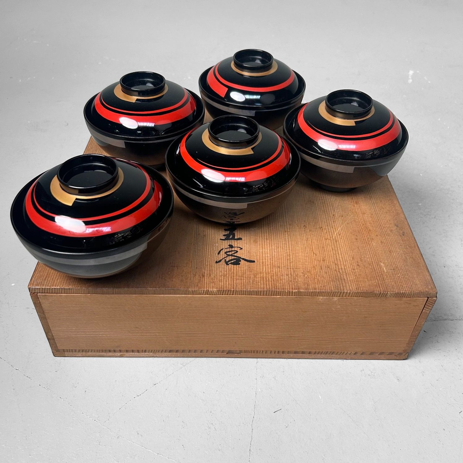 Set of Japanese Lacquerware Bowls – Wajima-nuri, Takasu-dō Ōmukai, 1970s