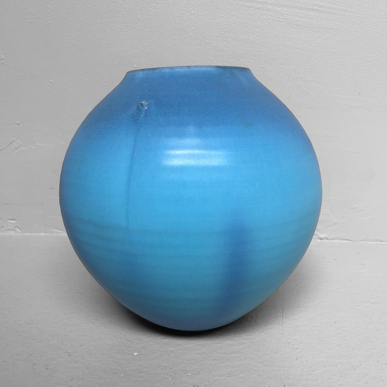 Hemelsblauw Kōchi-glazuur Ikebana Vaas – Tachikichi, Kyoto, 1980s