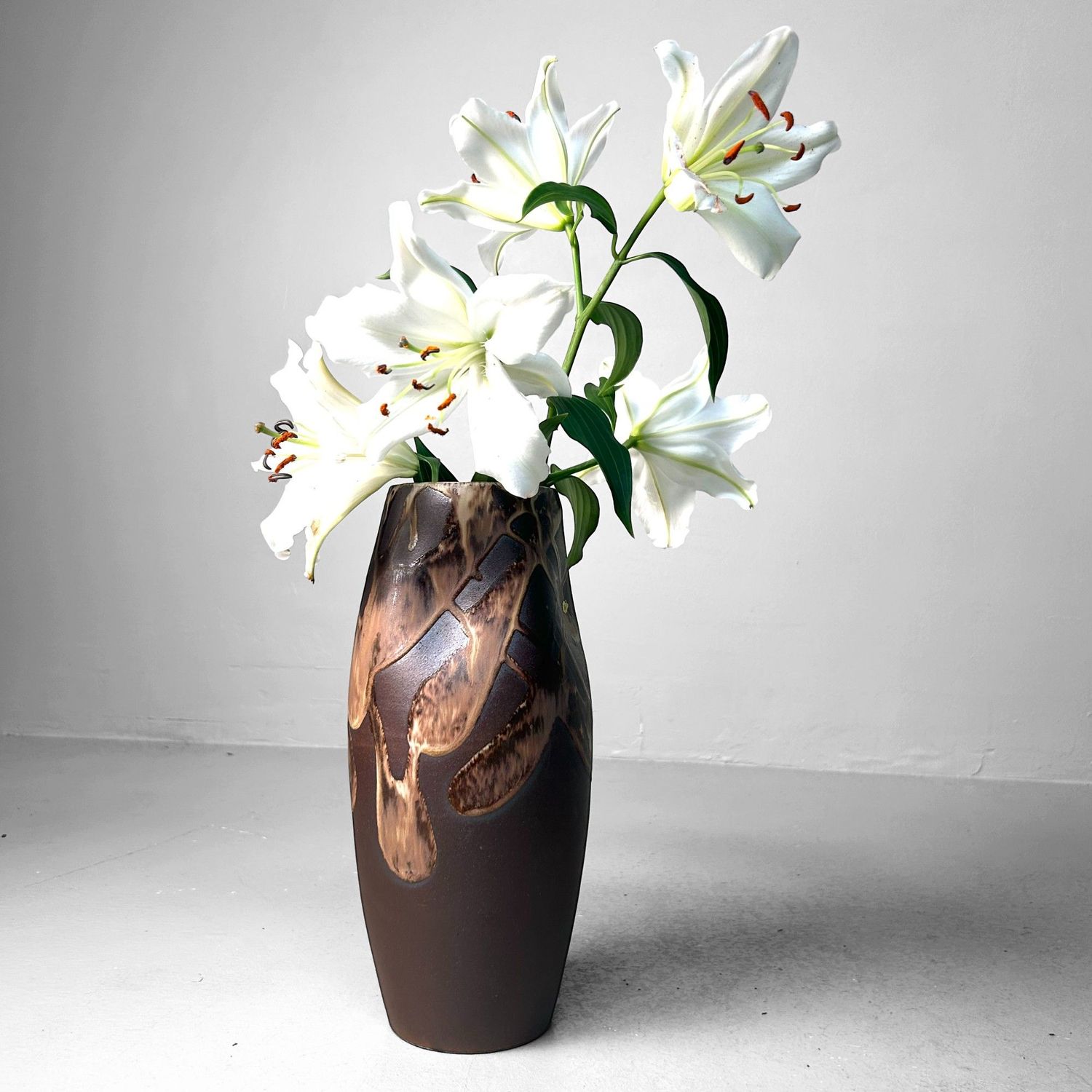 Organic Ikebana Vase with Abstract Glaze – 1970s Organic Ikebana Vase with Abstract Glaze – 1970s