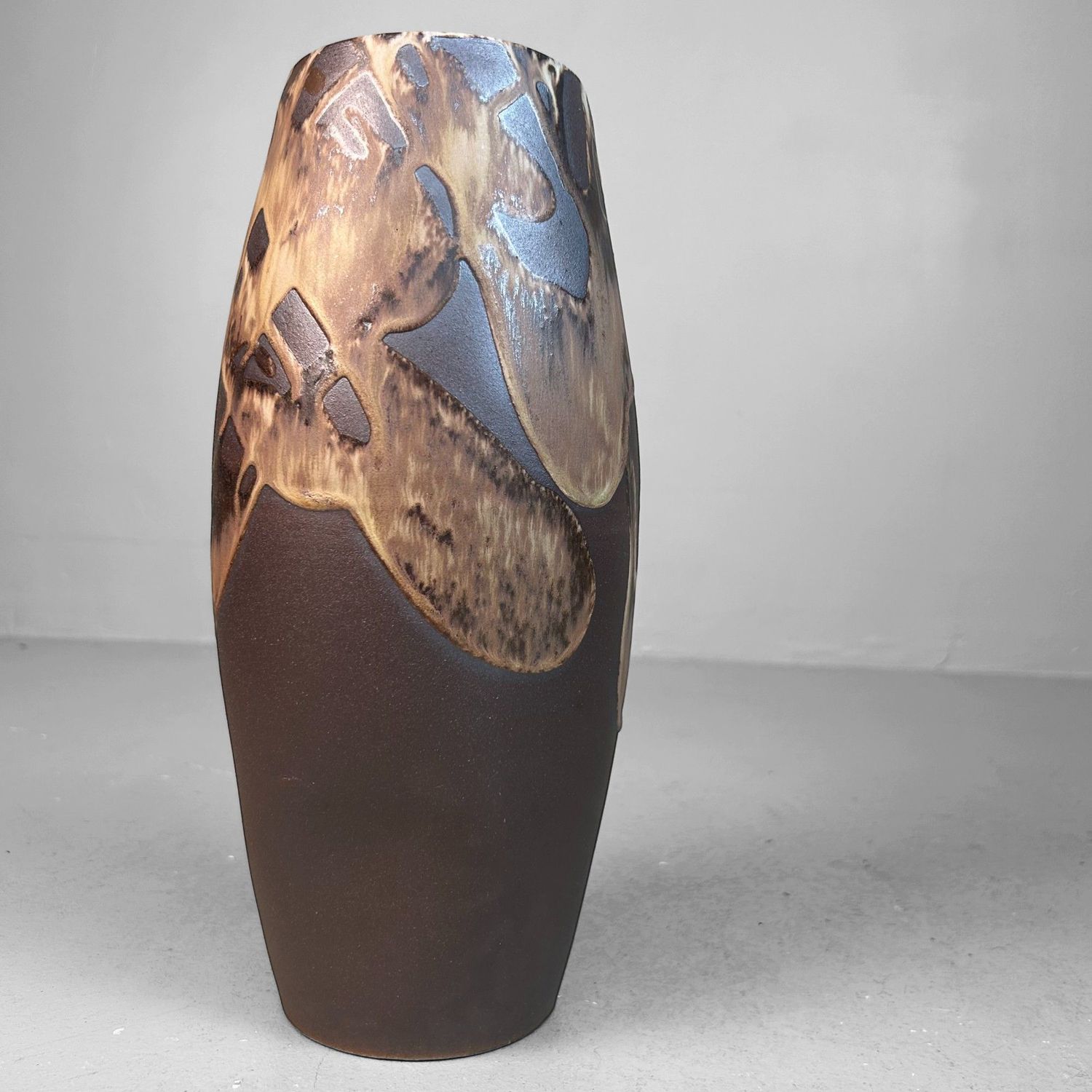 Organic Ikebana Vase with Abstract Glaze – 1970s Organic Ikebana Vase with Abstract Glaze – 1970s