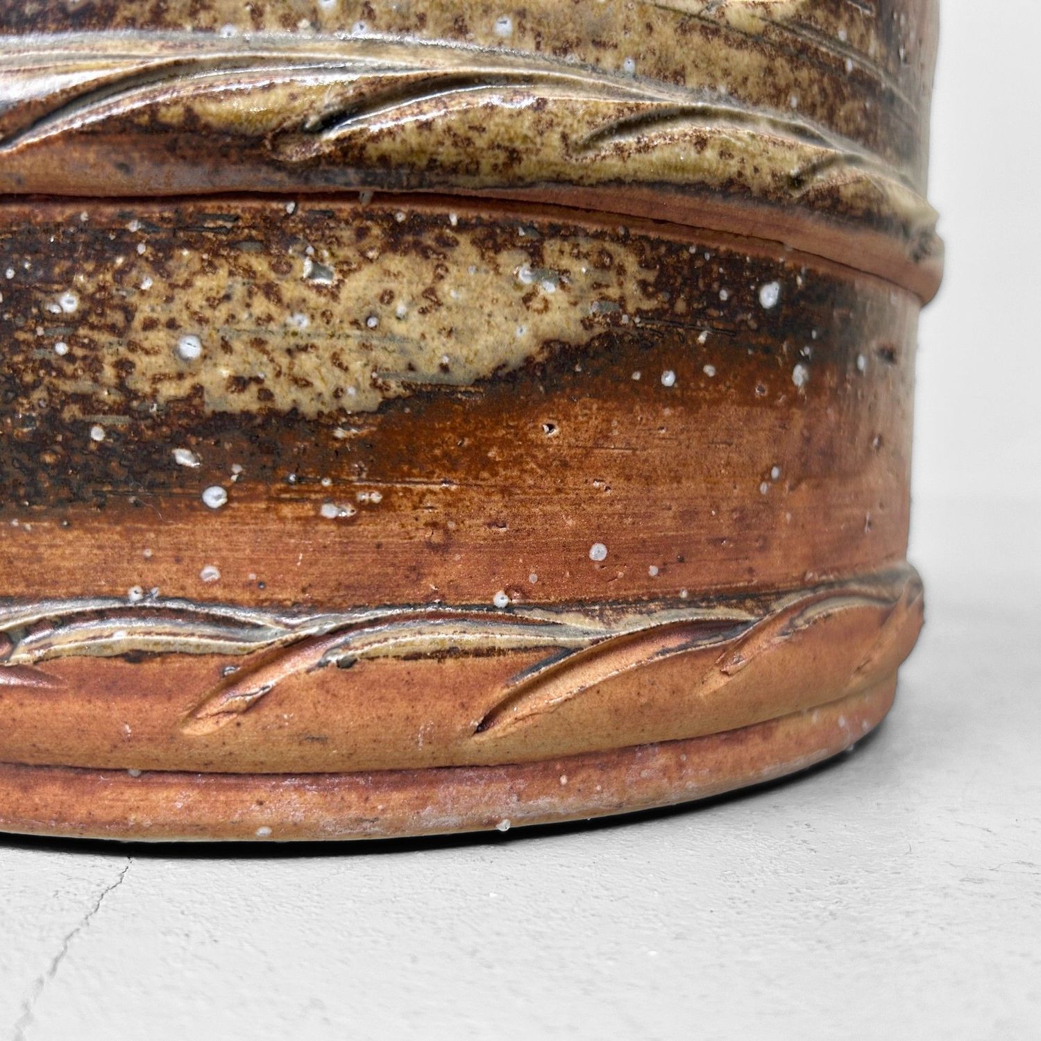 Shigaraki Ceramic Ikebana Vase – “Well Bucket”, 1950s