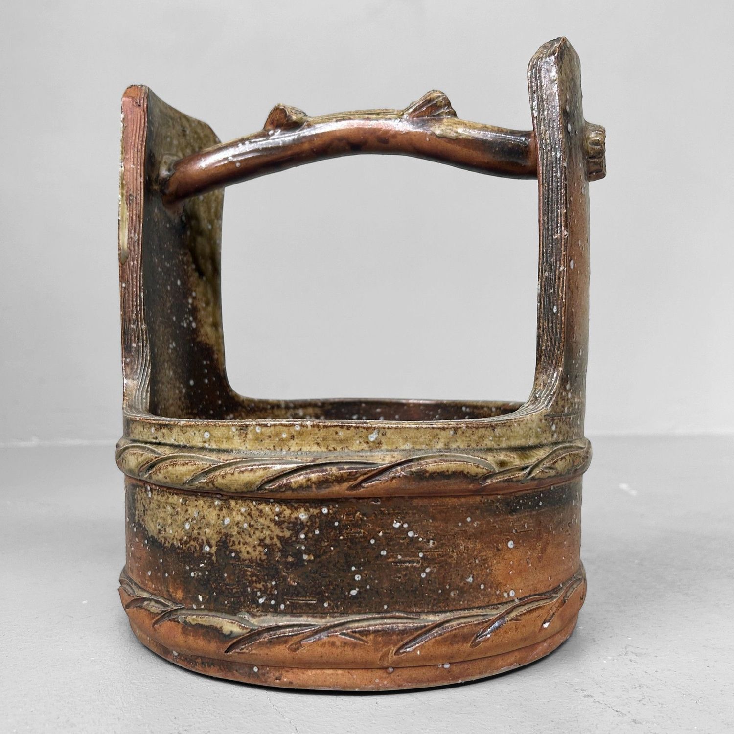 Shigaraki Keramiek Ikebana Vaas – 'Bronemmer', 1950s