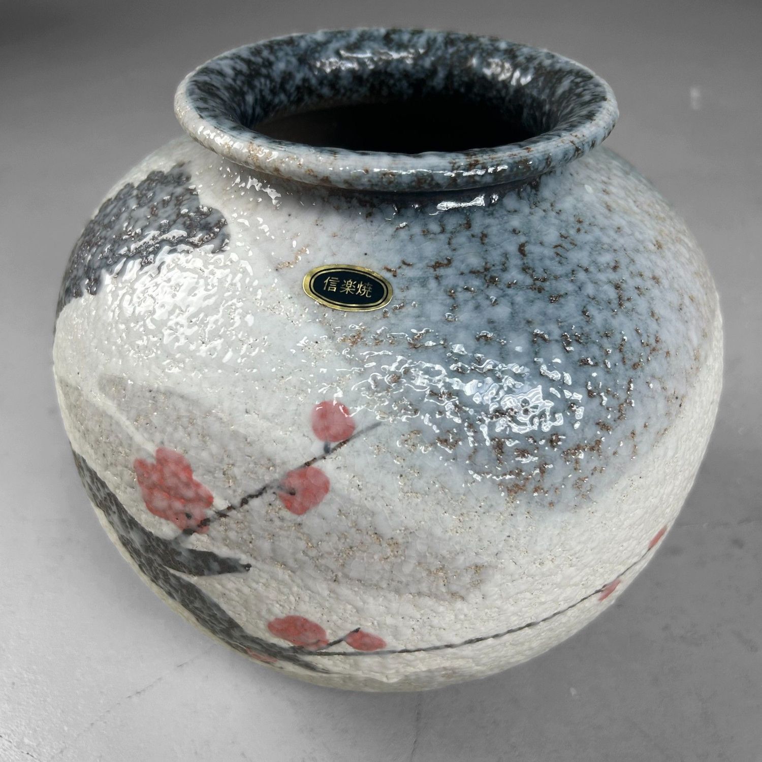 Japanse Shigaraki Bloemenvaas met Sakura-decor – 1970s
