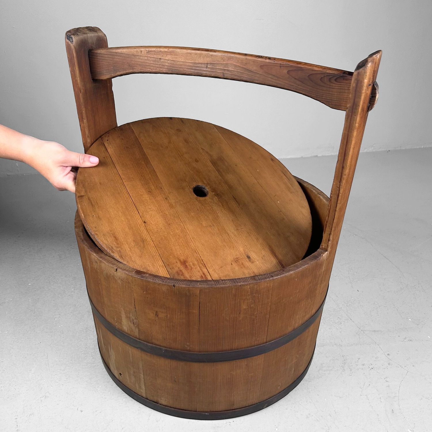 Japanese Wooden Bucket (Tsukemono-oke) with Lid – 1940s