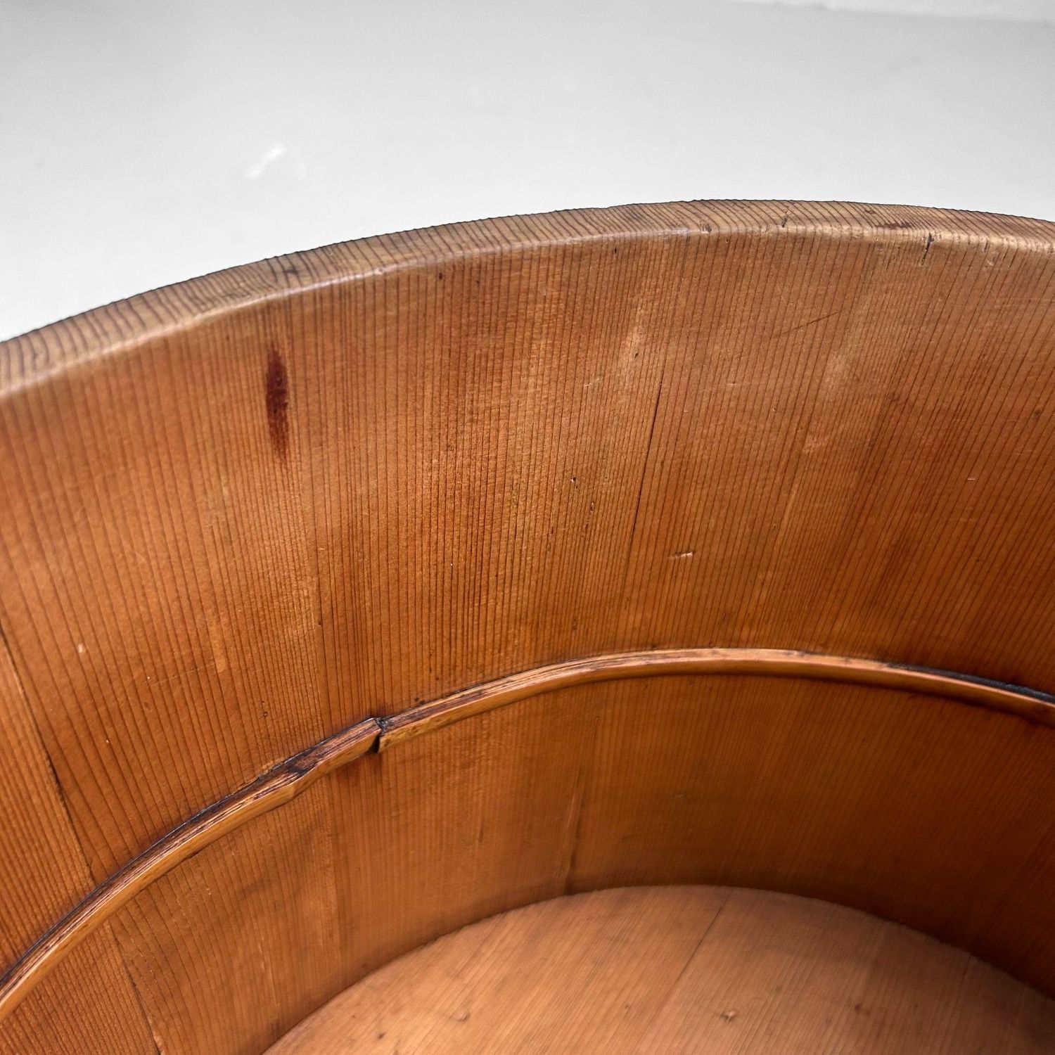 Japanese Wooden Bucket (Tsukemono-oke) with Lid – 1940s