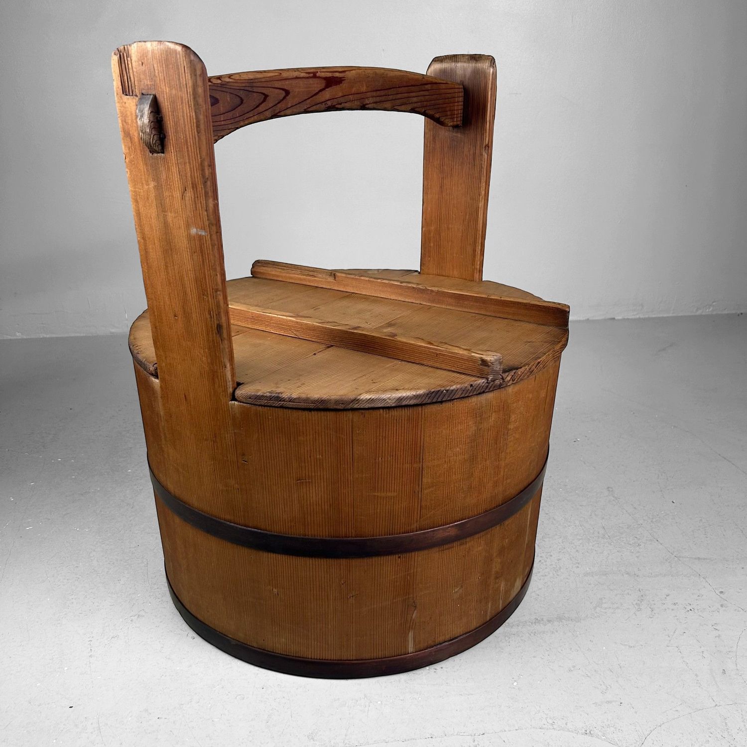 Japanese Wooden Bucket (Tsukemono-oke) with Lid – 1940s