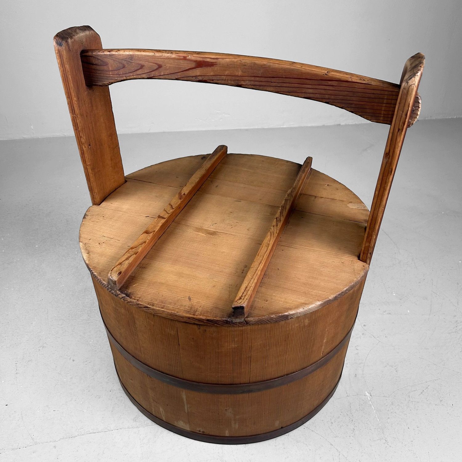 Japanese Wooden Bucket (Tsukemono-oke) with Lid – 1940s
