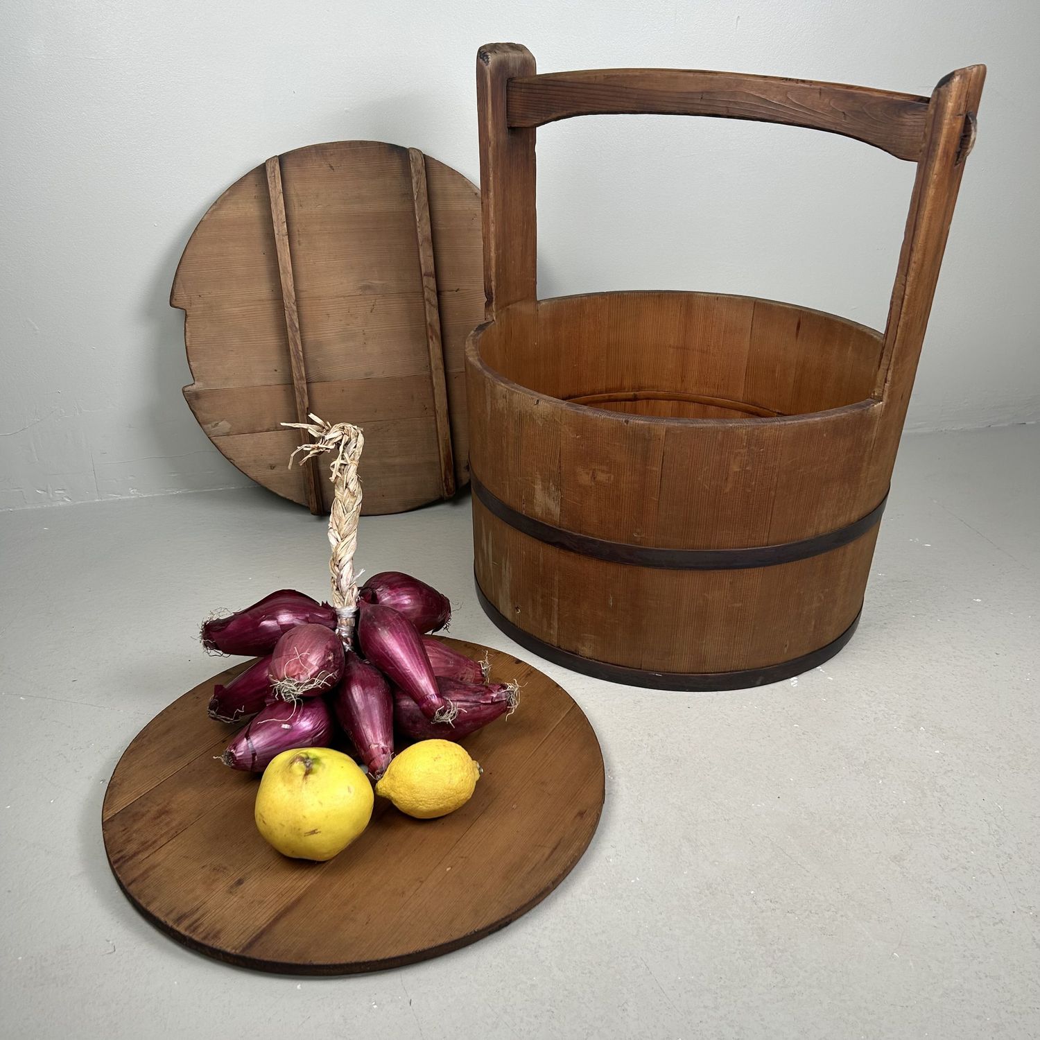 Japanese Wooden Bucket (Tsukemono-oke) with Lid – 1940s