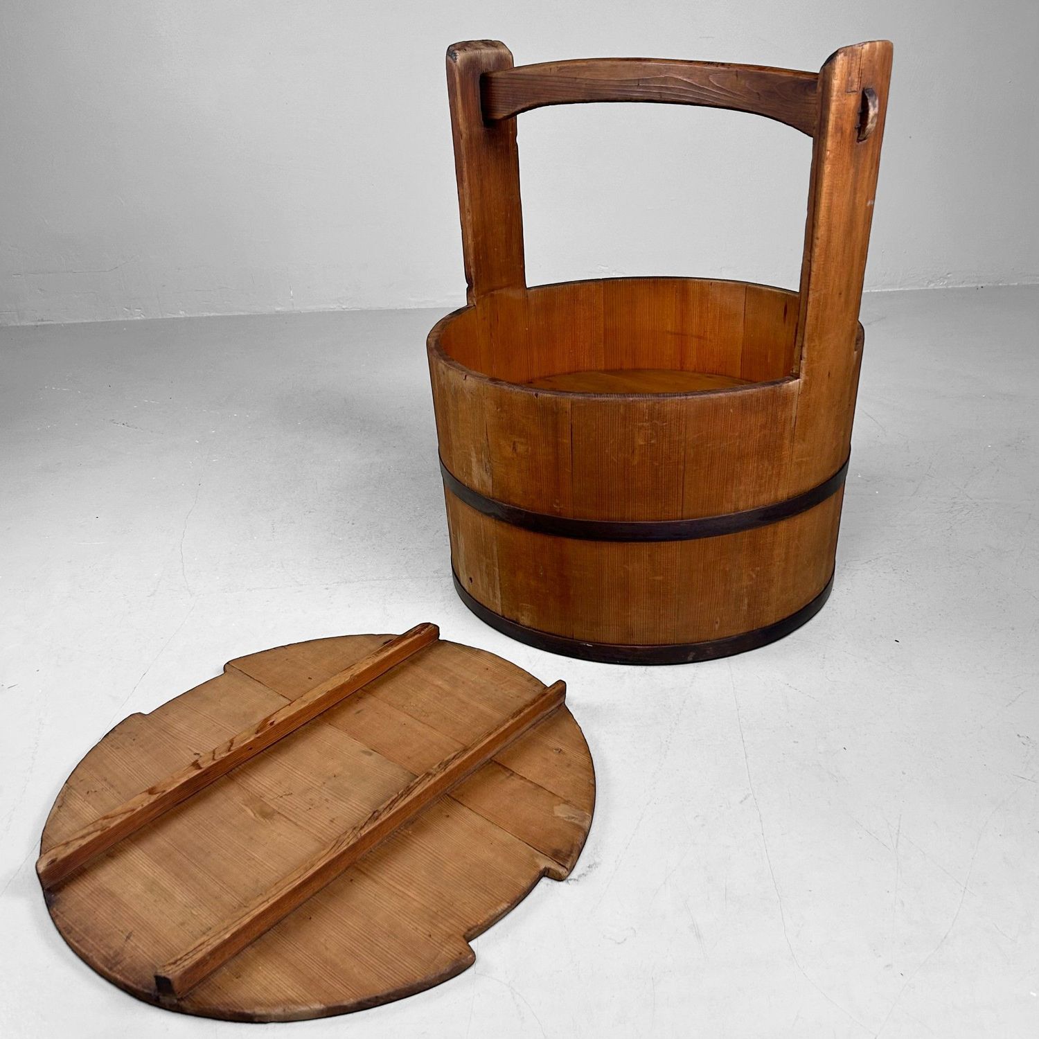Japanese Wooden Bucket (Tsukemono-oke) with Lid – 1940s