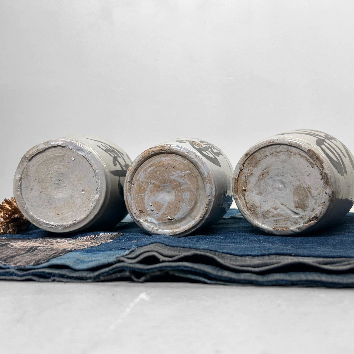Set van 3 Japanse Sake-Kruiken, Tokkuri – 1930s