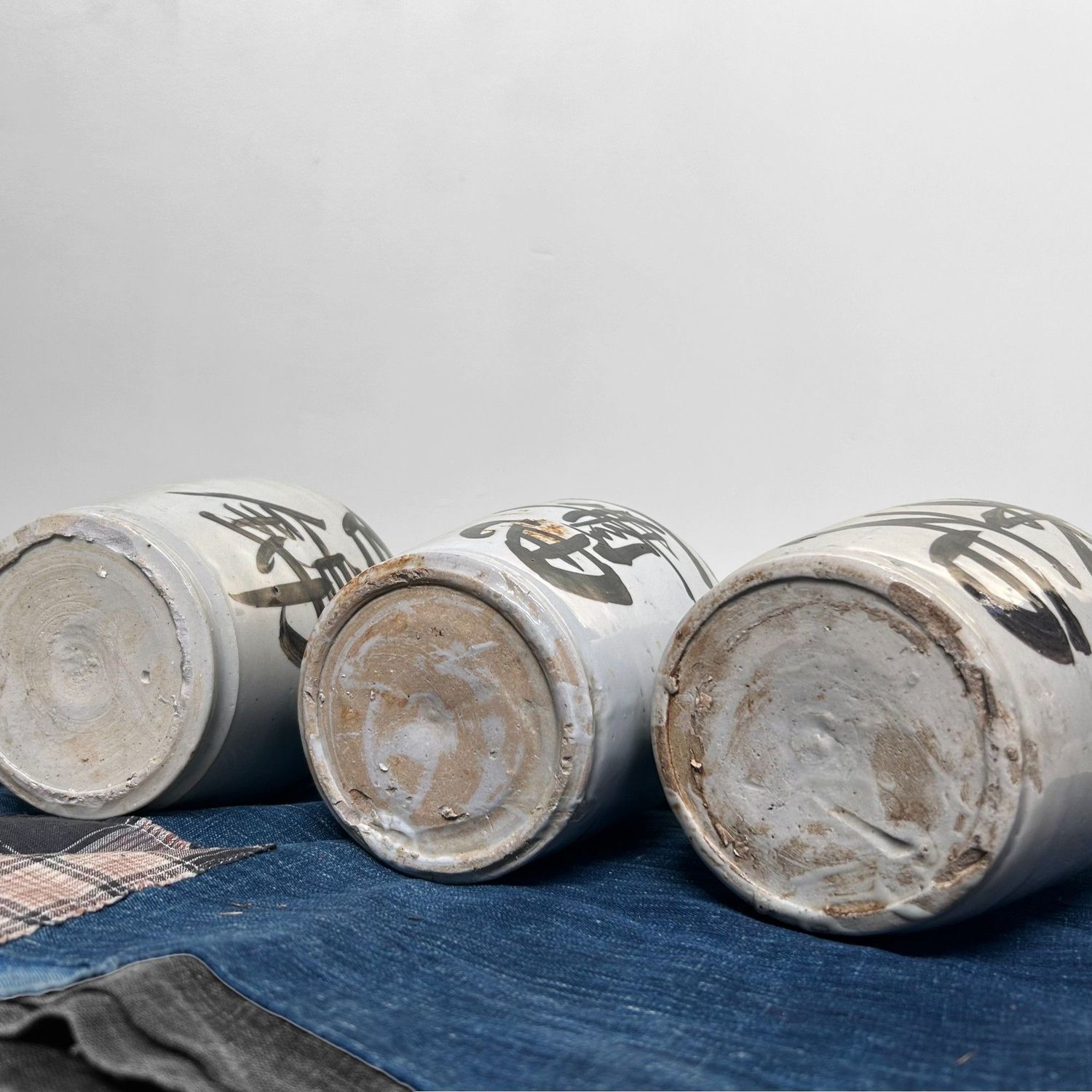 Set van 3 Japanse Sake-Kruiken, Tokkuri – 1930s