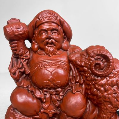 Japans Terracotta Beeld ‘Daikokuten & Ram’ – Tokoname, jaren 1970