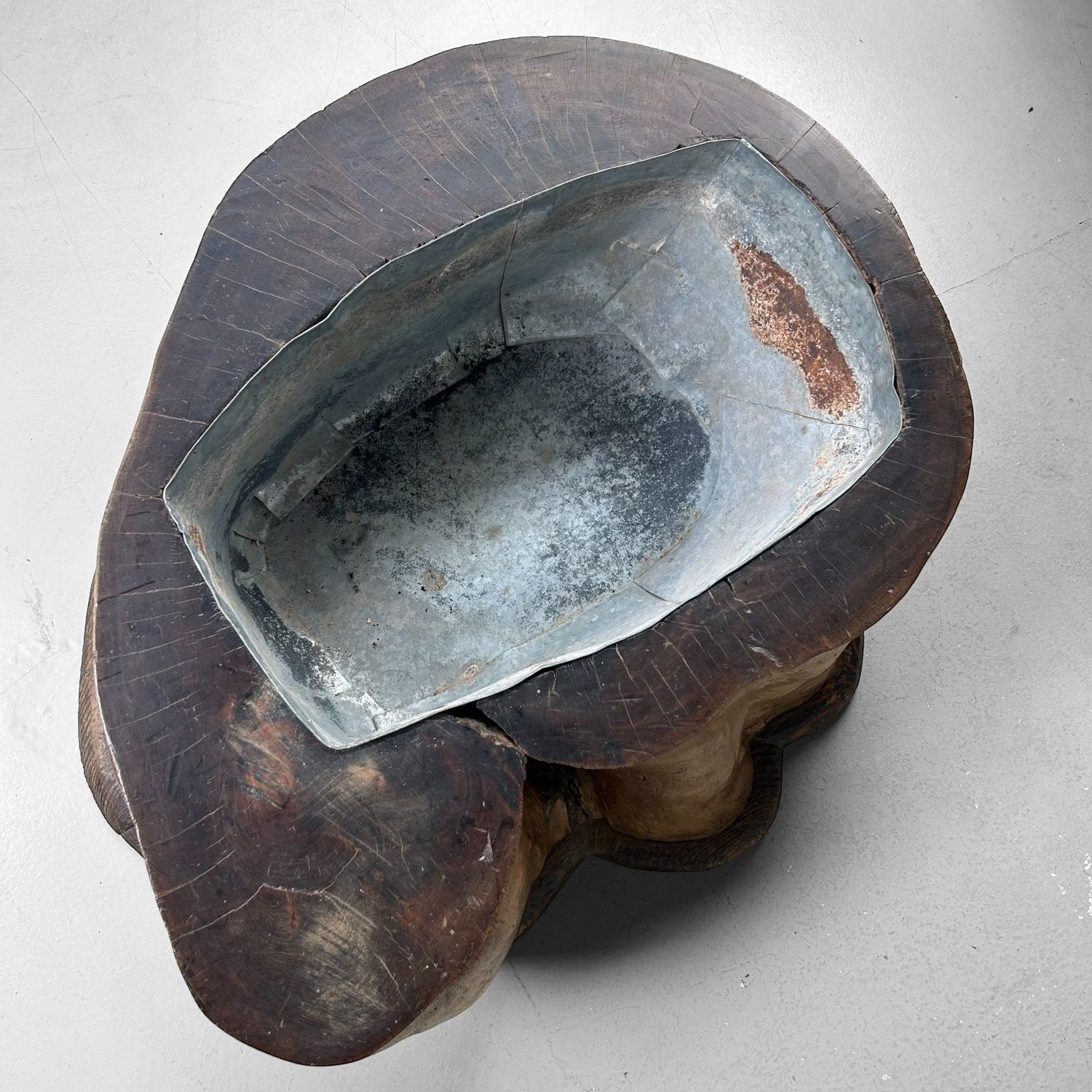 Organic Japanese Wooden Hibachi – Meiji Period, ca. 1910 Organic Japanese Wooden Hibachi – Meiji Period, ca. 1910