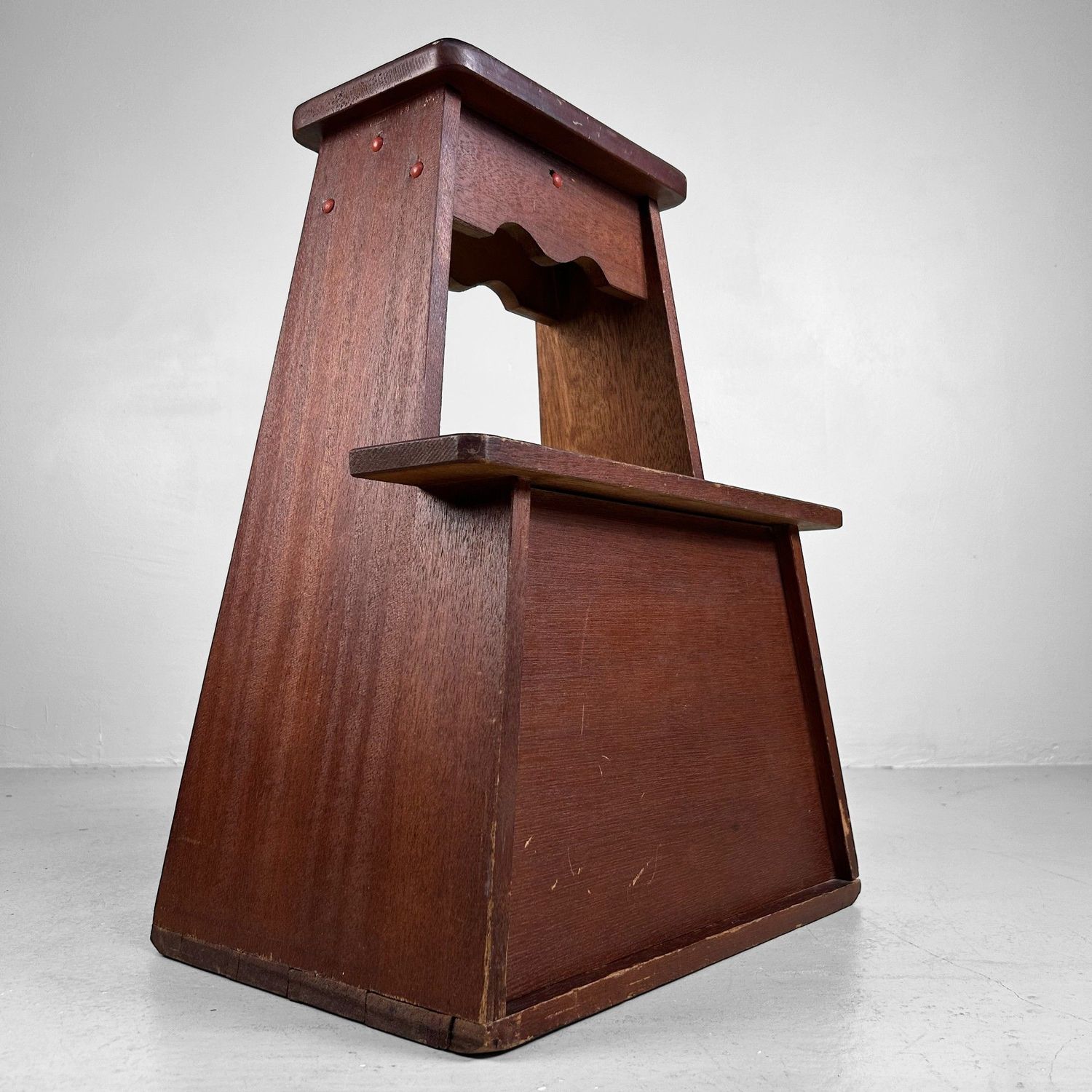 Decoratieve Houten Opstap, Fumidai – 1950s, Japan