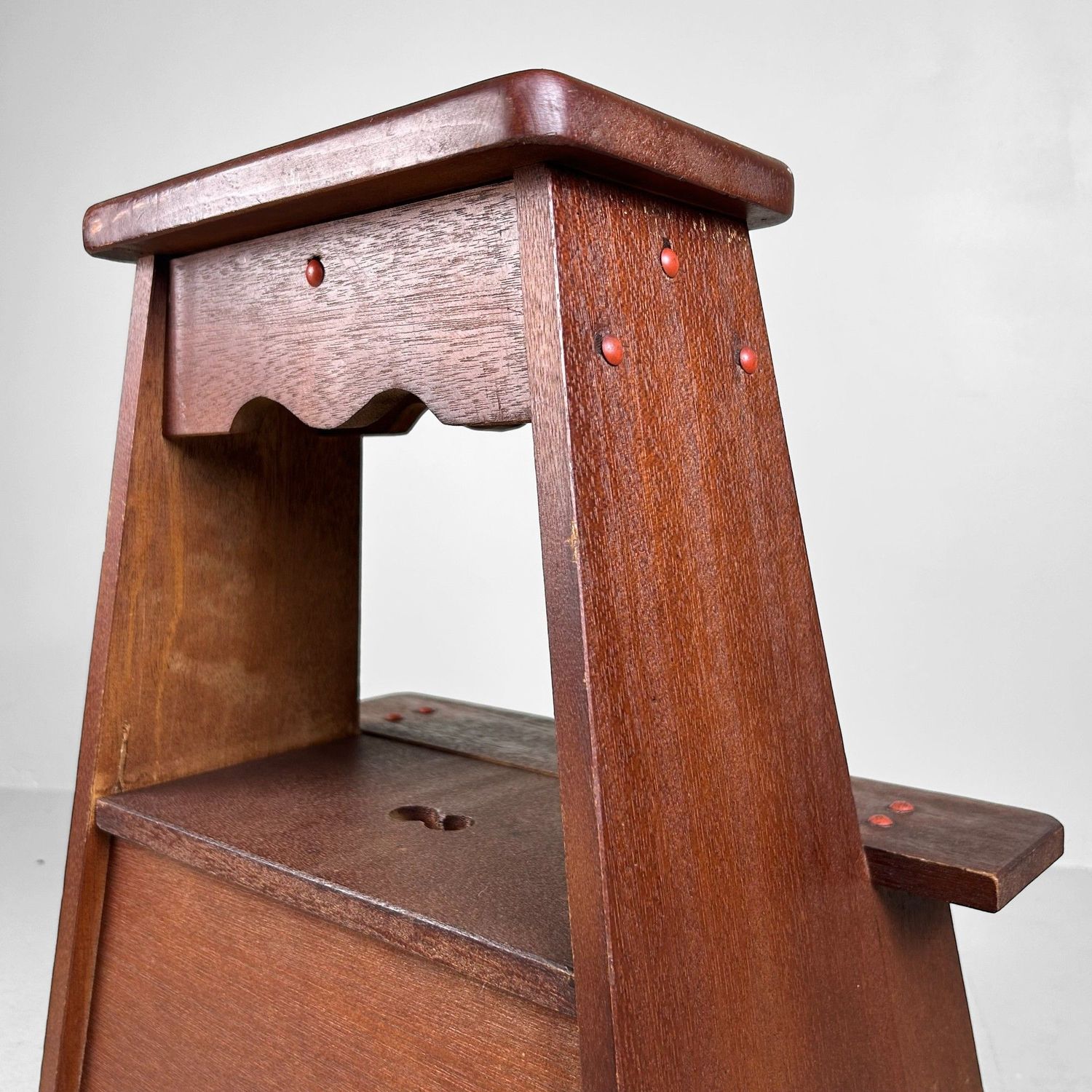 Decoratieve Houten Opstap, Fumidai – 1950s, Japan