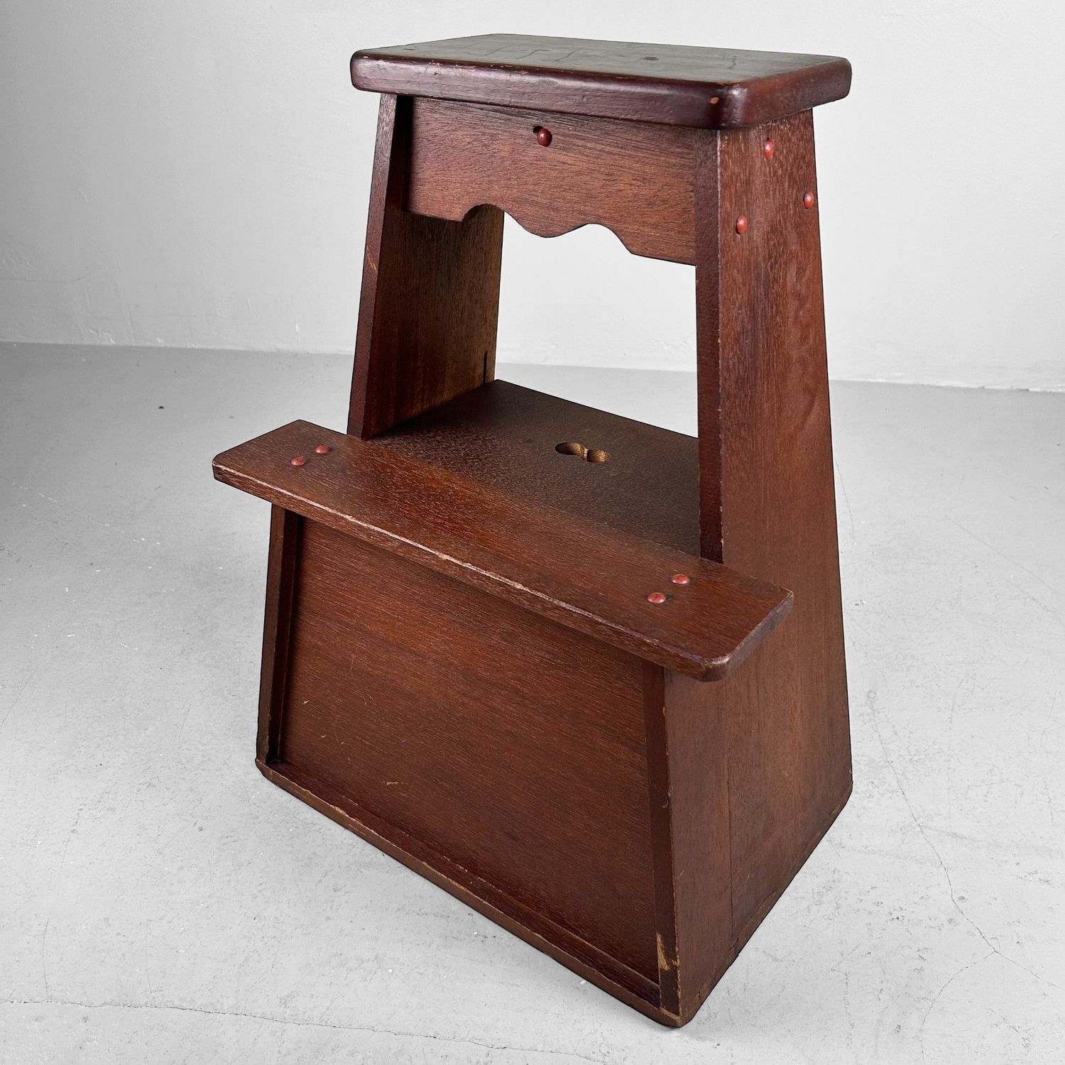 Decoratieve Houten Opstap, Fumidai – 1950s, Japan