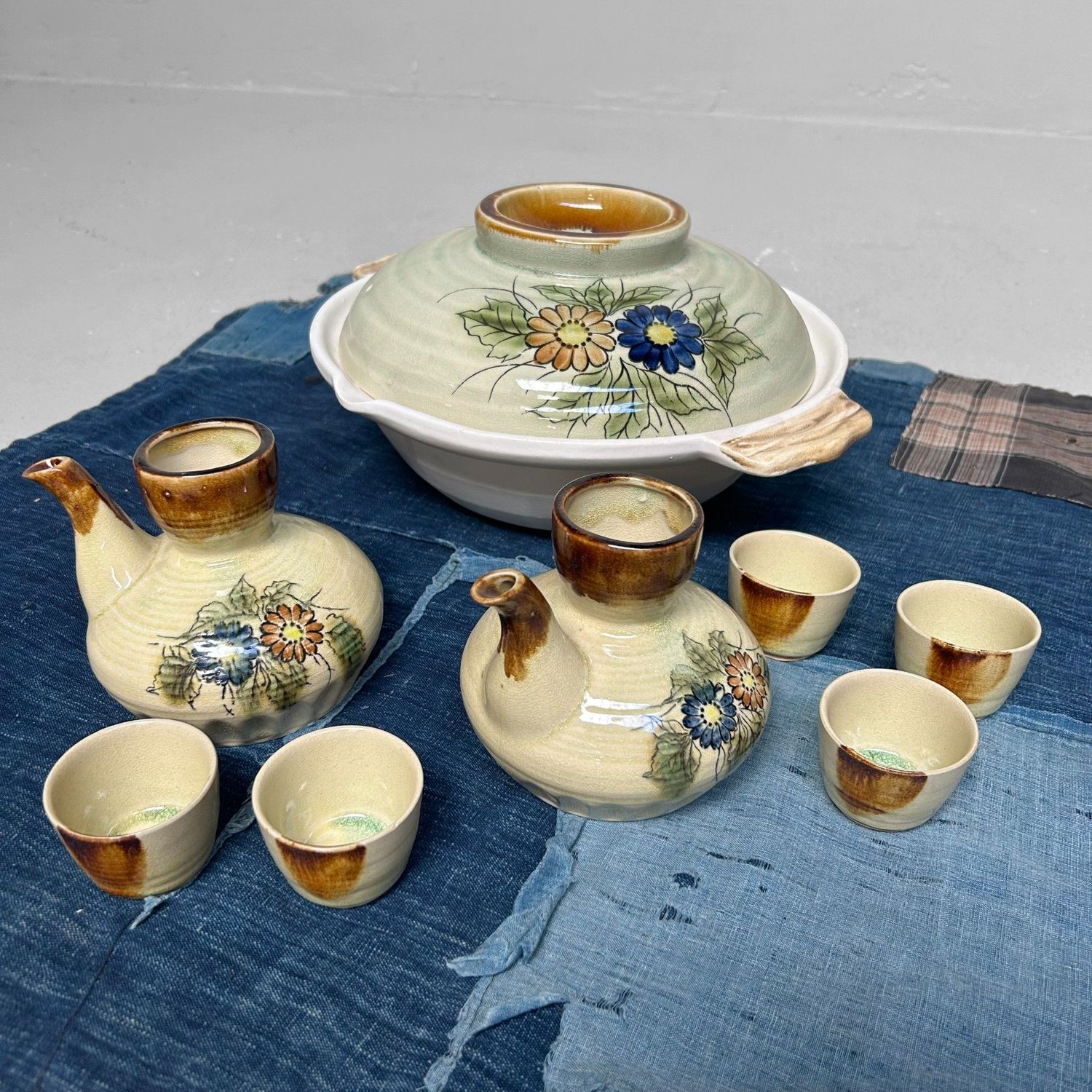 Vintage Japanse Keramiekset – Donabe (Hotpot) & Sake-servies, 1970s