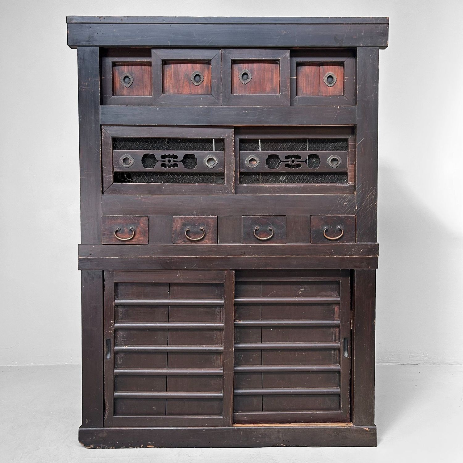 ​Mizuya Tansu, Traditionele Japanse Keukenkast, ca. 1890–1920
