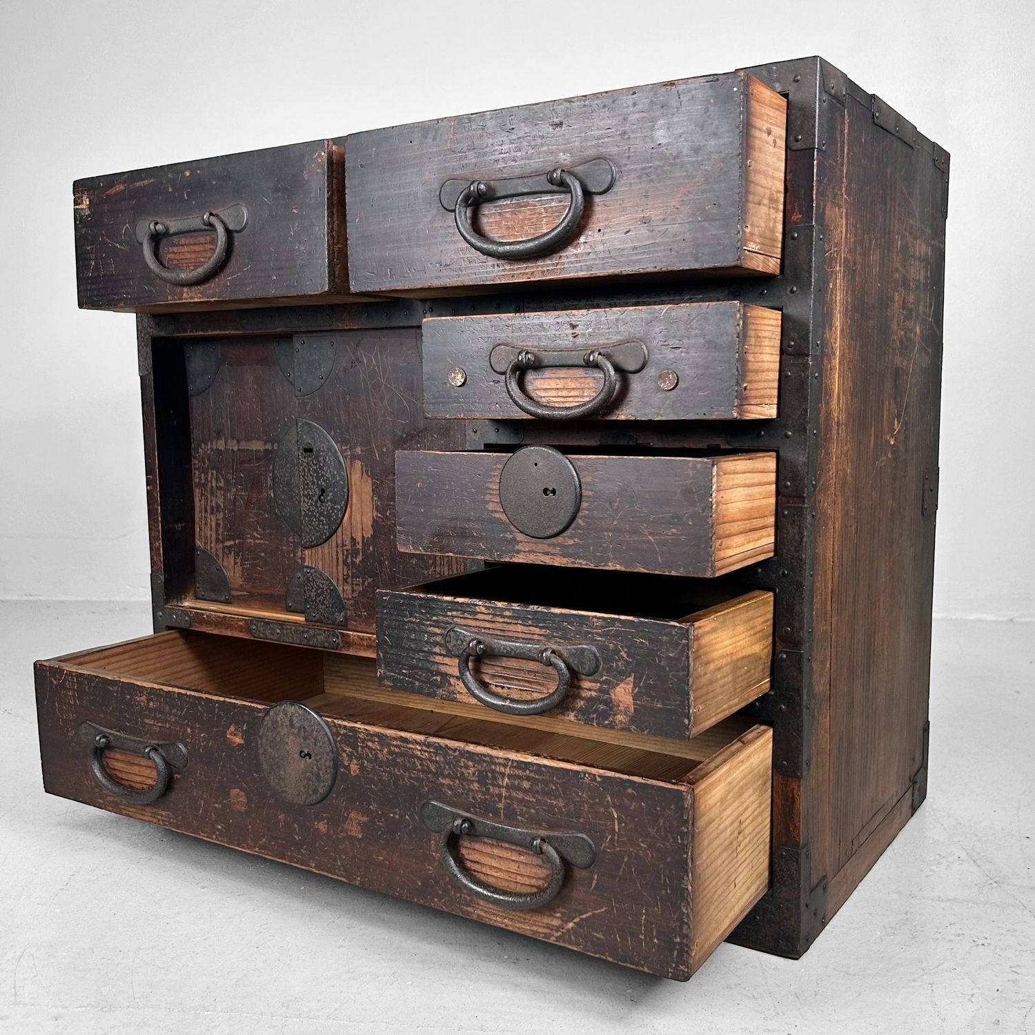 Antique Ko-Choba Tansu, Small Japanese Merchant’s Chest, 1890–1915 Antique Ko-Choba Tansu, Small Japanese Merchant’s Chest, 1890–1915
