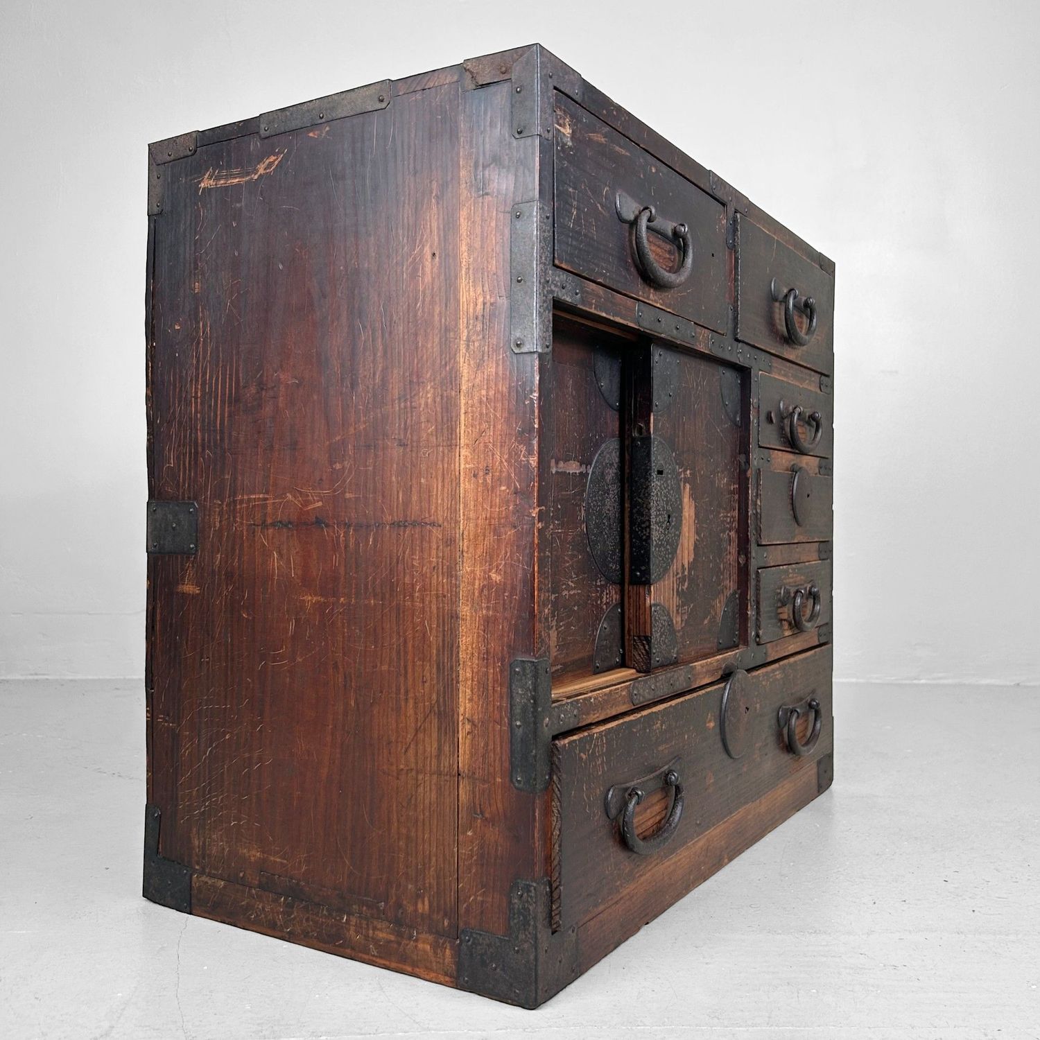 Antique Ko-Choba Tansu, Small Japanese Merchant’s Chest, 1890–1915 Antique Ko-Choba Tansu, Small Japanese Merchant’s Chest, 1890–1915