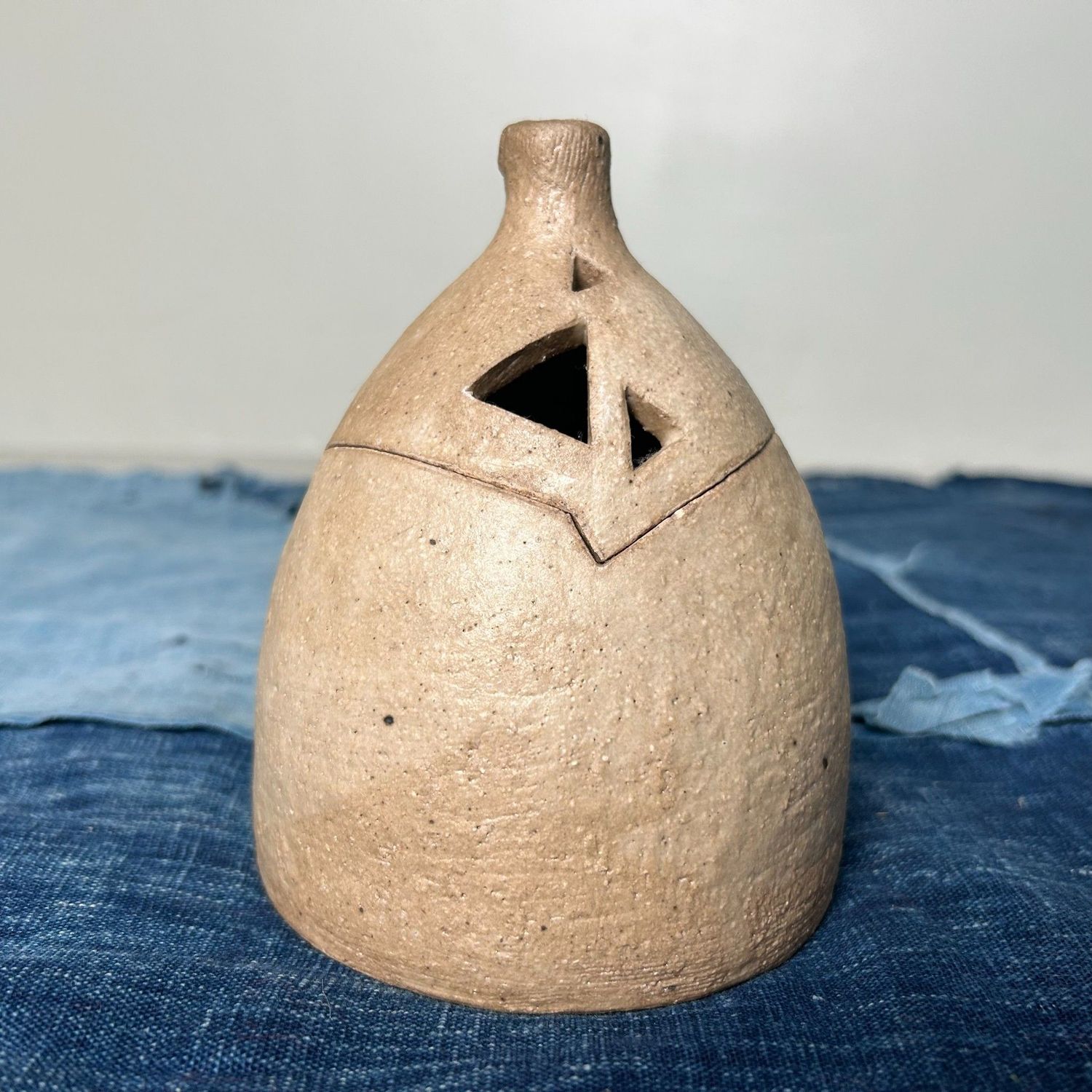 Small Japanese Vase/Incense Burner by Gassan (Takao Nagata), Kyoto, 1970 Small Japanese Vase/Incense Burner by Gassan (Takao Nagata), Kyoto, 1970