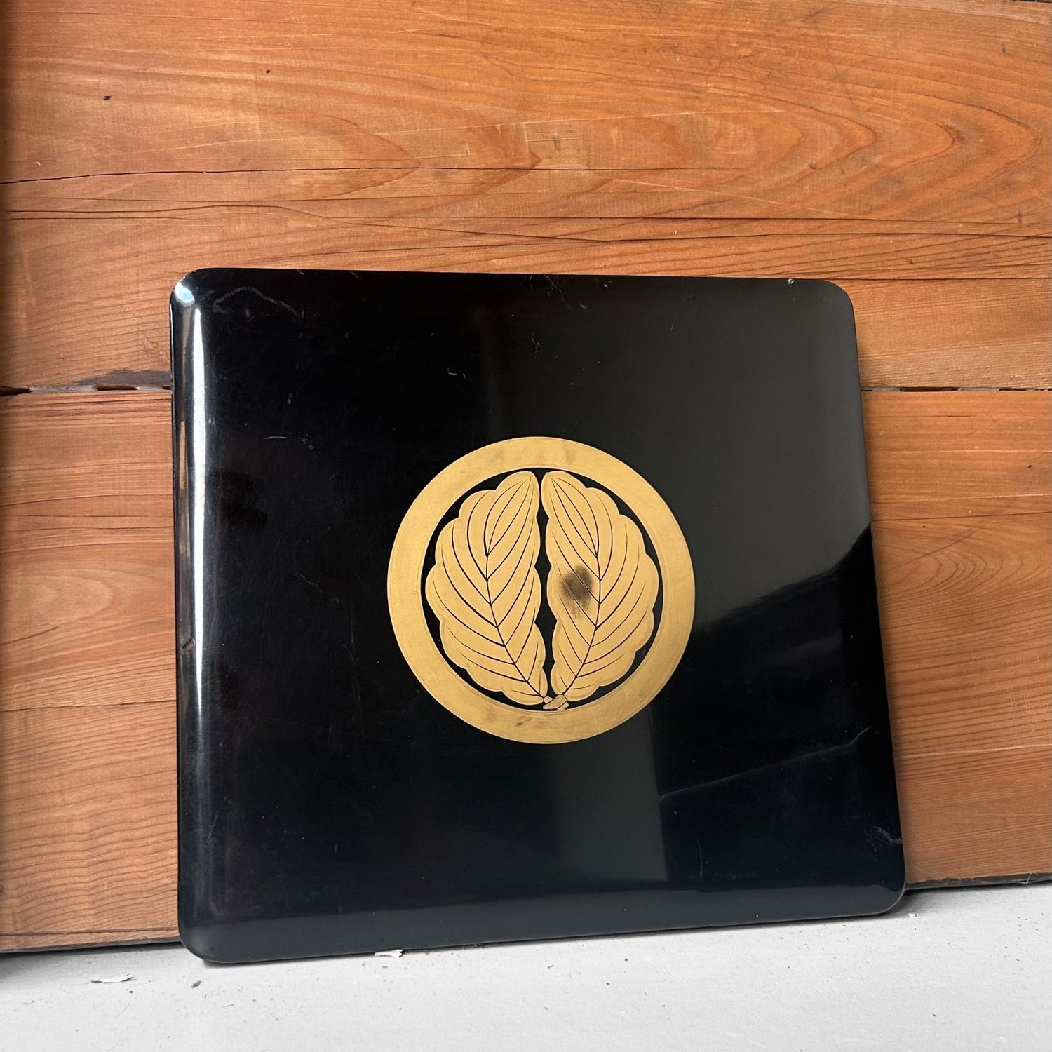 Houten Lakwerk Jubako Stapeldoos met Kamon, Japan, 1950s Houten Lakwerk Jubako Stapeldoos met Kamon, Japan, 1950s