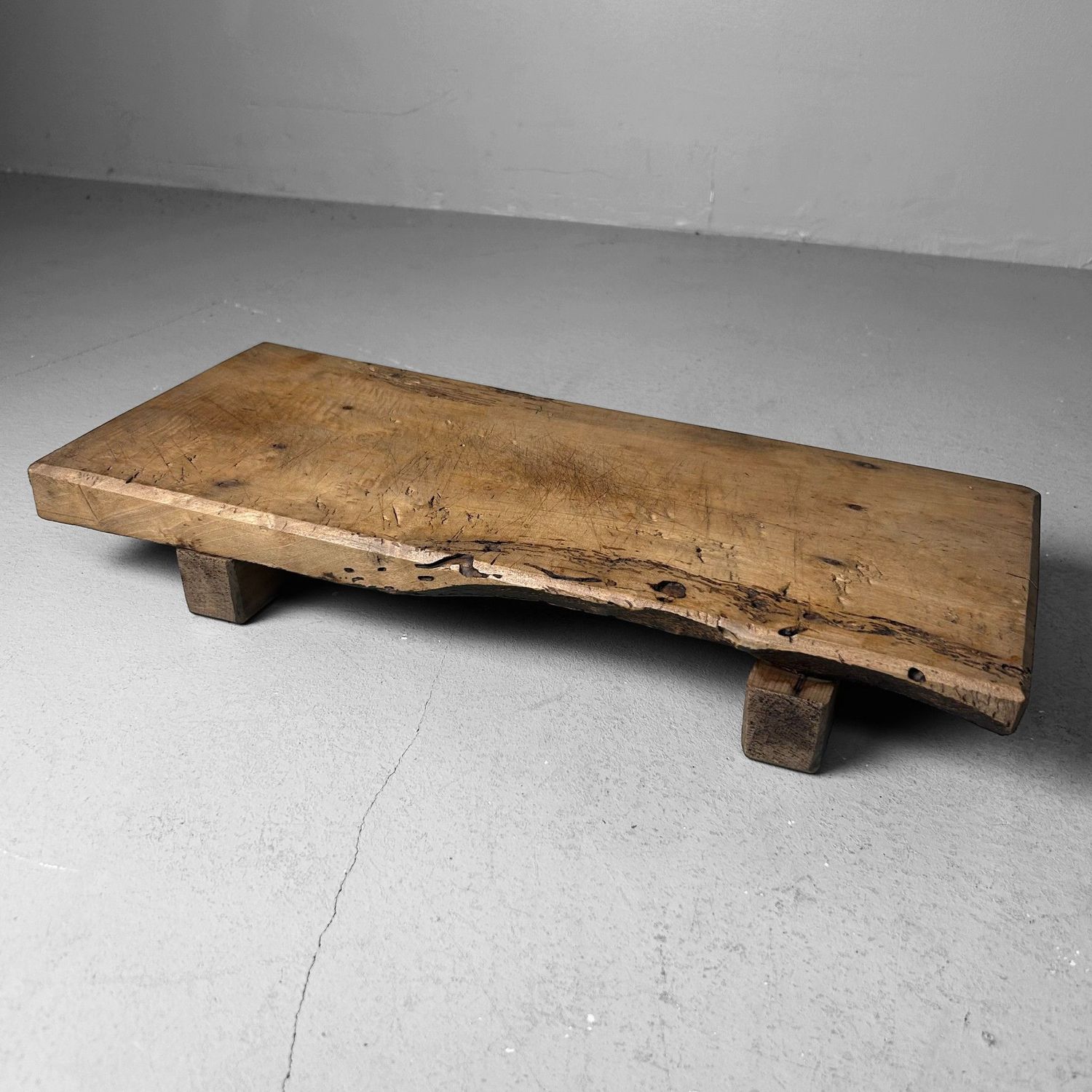​Traditionele Japanse Snijplank, Houten Display, 1900s.