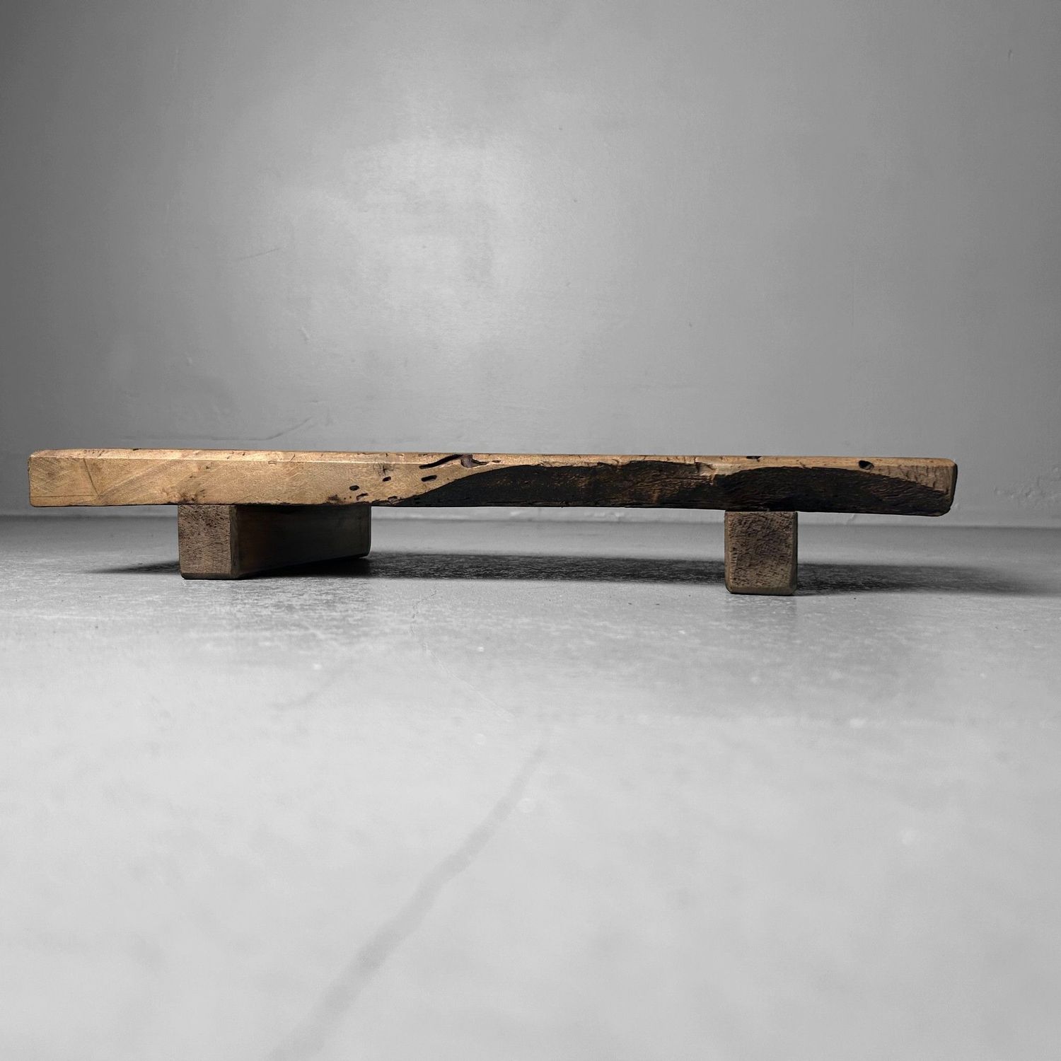 ​Traditionele Japanse Snijplank, Houten Display, 1900s.