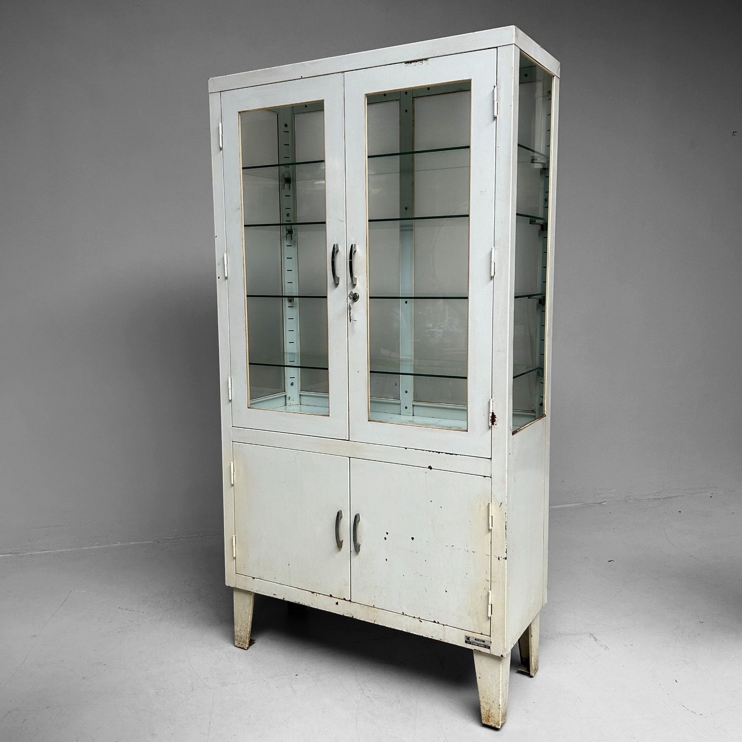 ​Japanse Metalen Medicijnkast, Taiho Koki, Tokyo, 1960s.