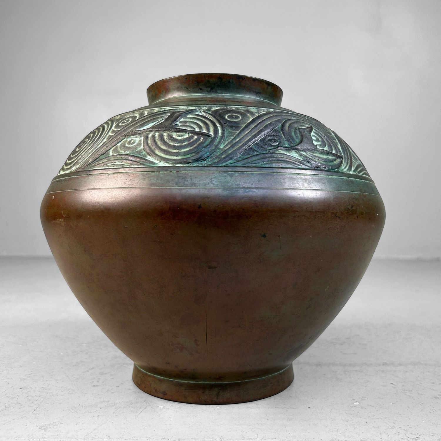 Japanse Bronzen vaas, Ikebana door Hannya Kankei, 1960s